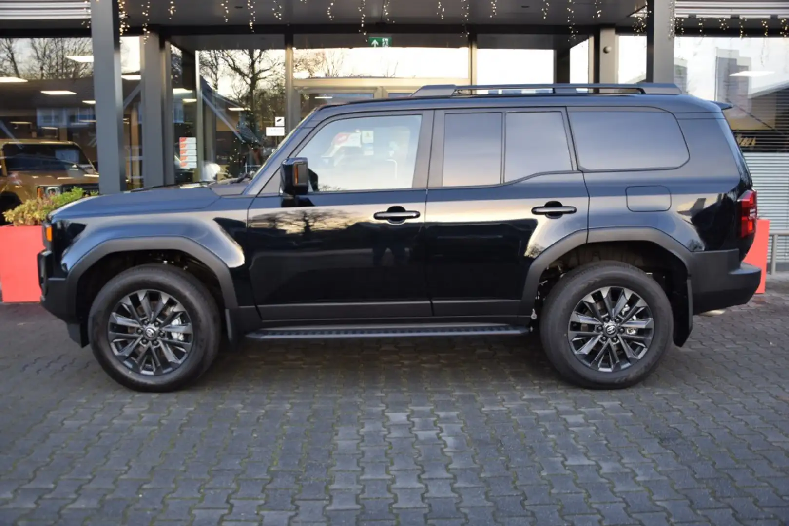 Toyota Land Cruiser 2.8 D-4D 5DRS PROFESSIONAL A/T VAN BPM VRIJ Zwart - 2