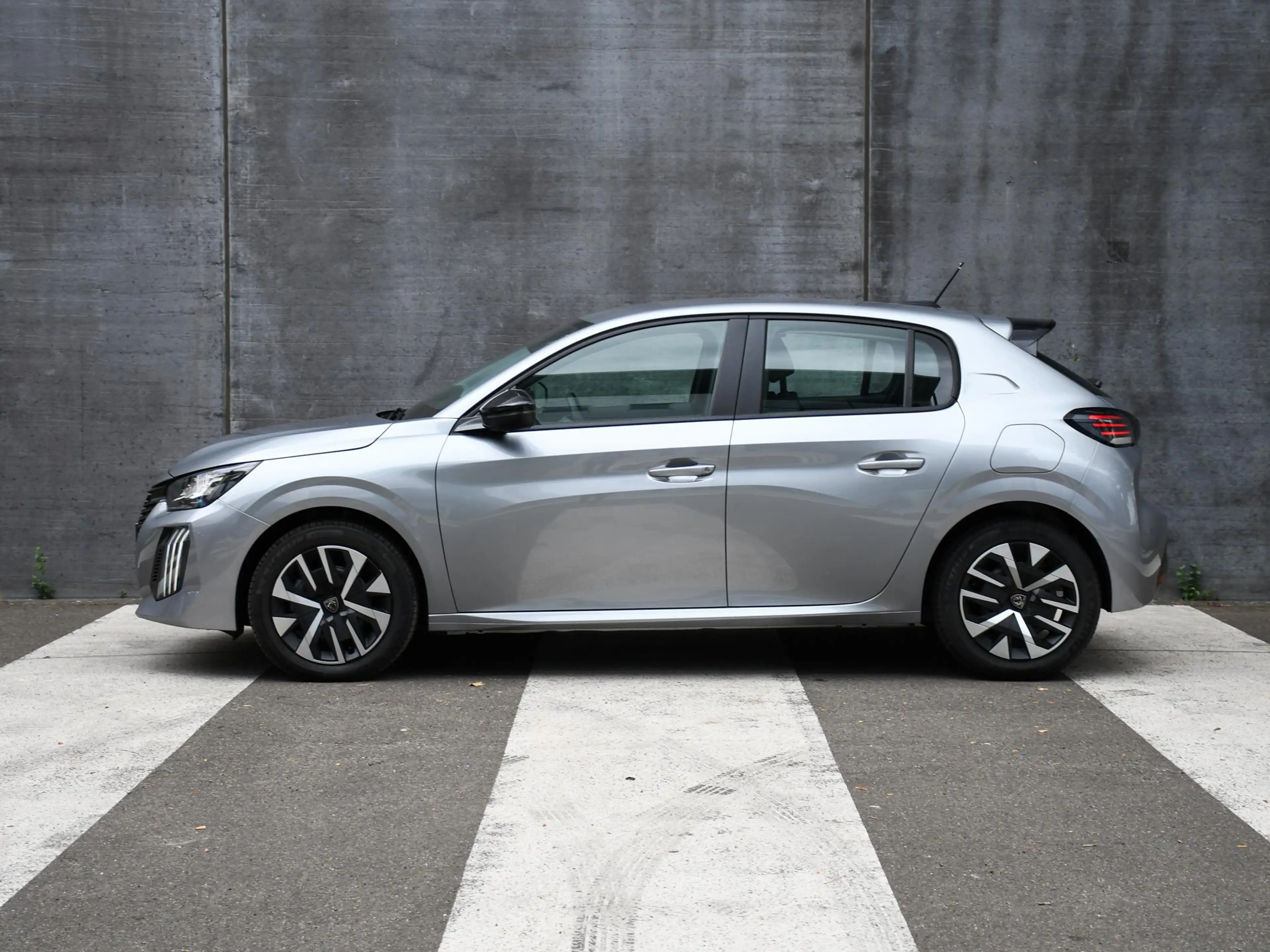Peugeot 208 Style 1.2 Hybrid 110pk Automaat DAB | CRUISE.C | A — photo 3