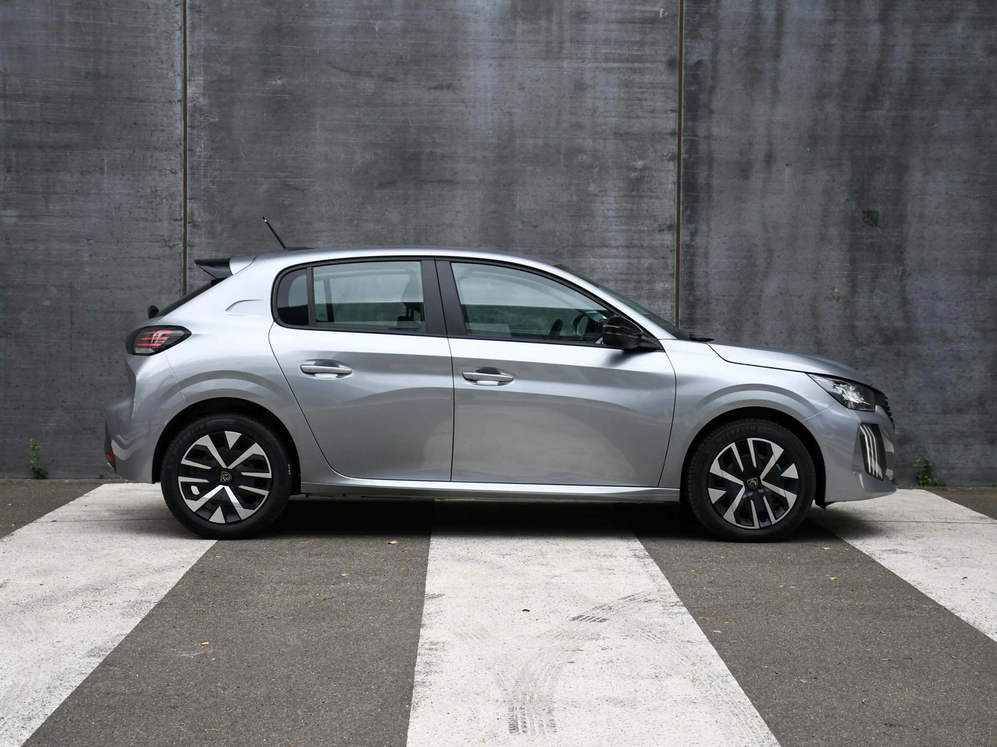 Peugeot 208 Style 1.2 Hybrid 110pk Automaat DAB | CRUISE.C | A — photo 4