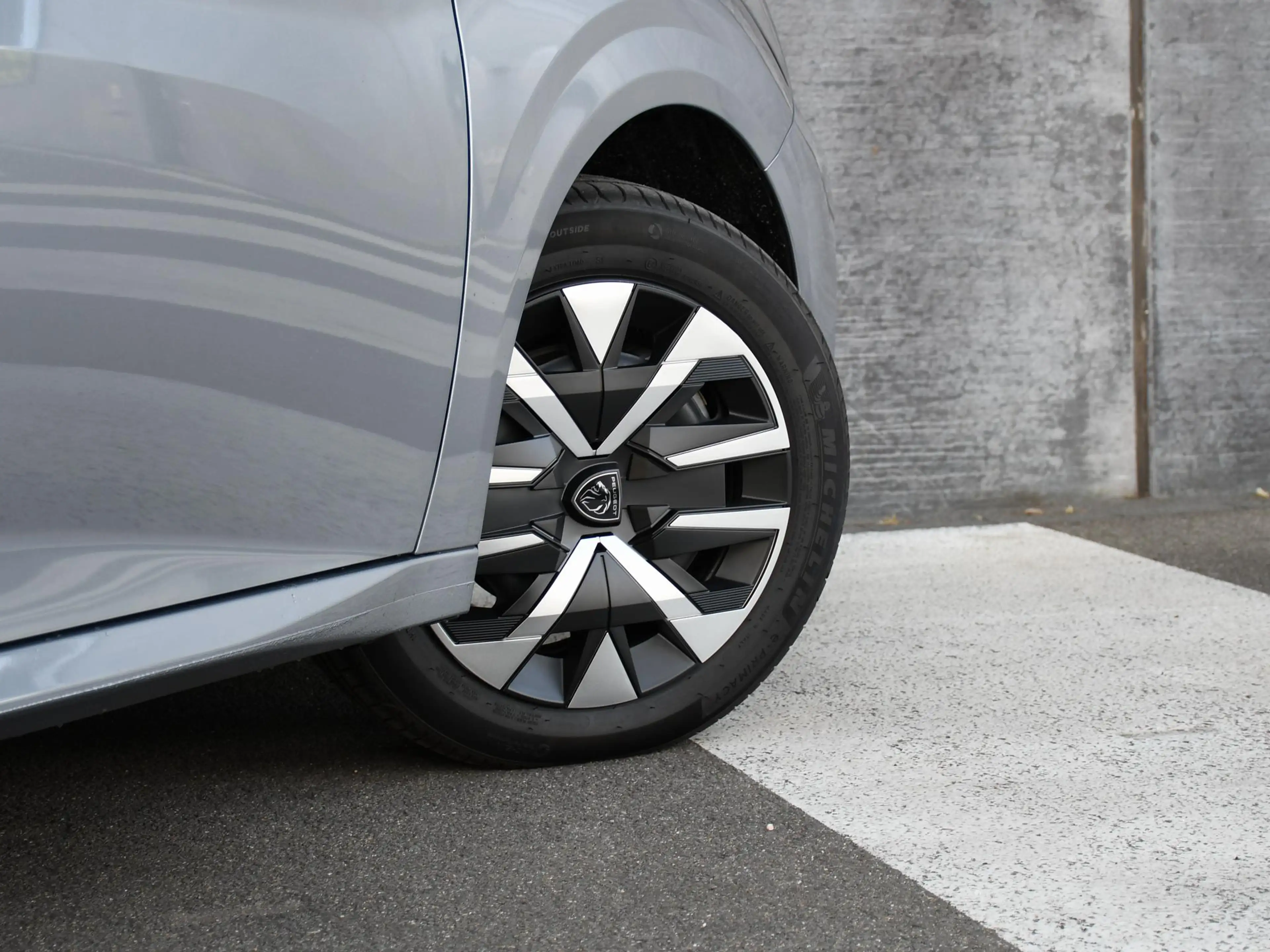Peugeot 208 Style 1.2 Hybrid 110pk Automaat DAB | CRUISE.C | A — photo 7