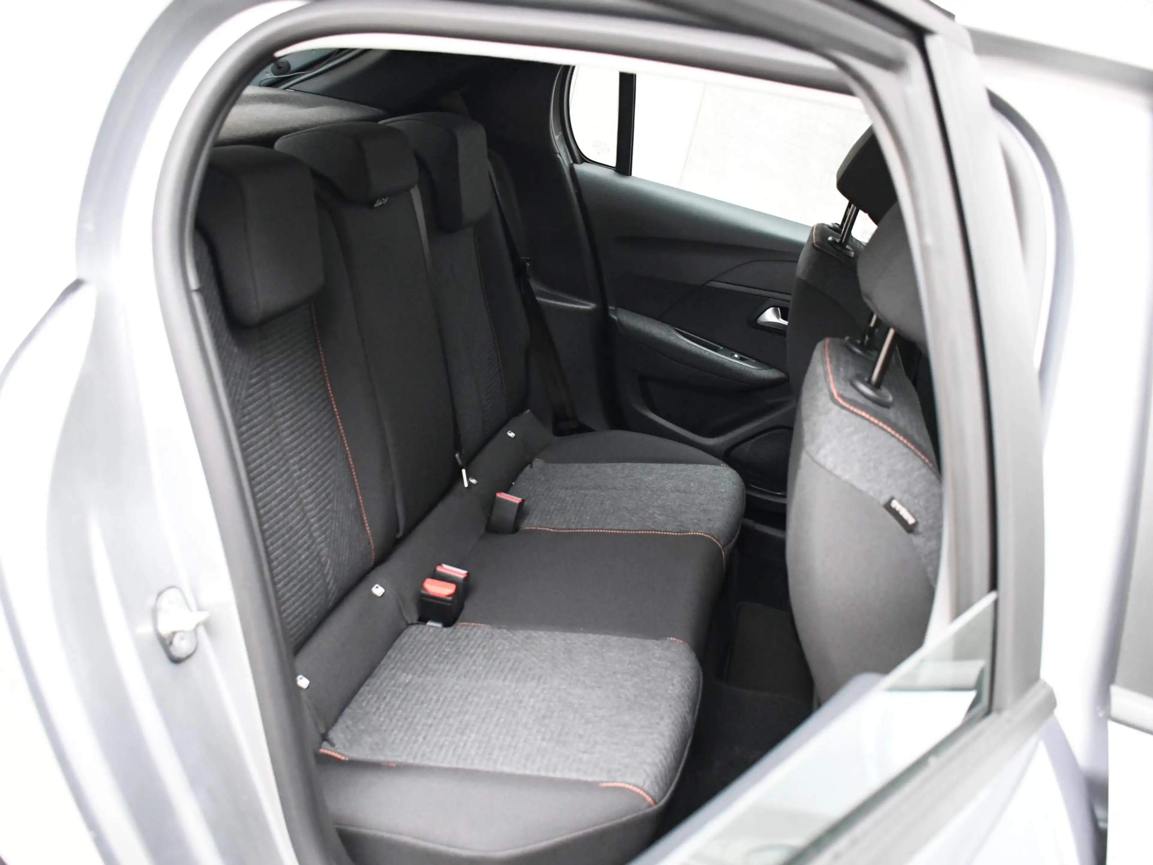 Peugeot 208 Style 1.2 Hybrid 110pk Automaat DAB | CRUISE.C | A — photo 11