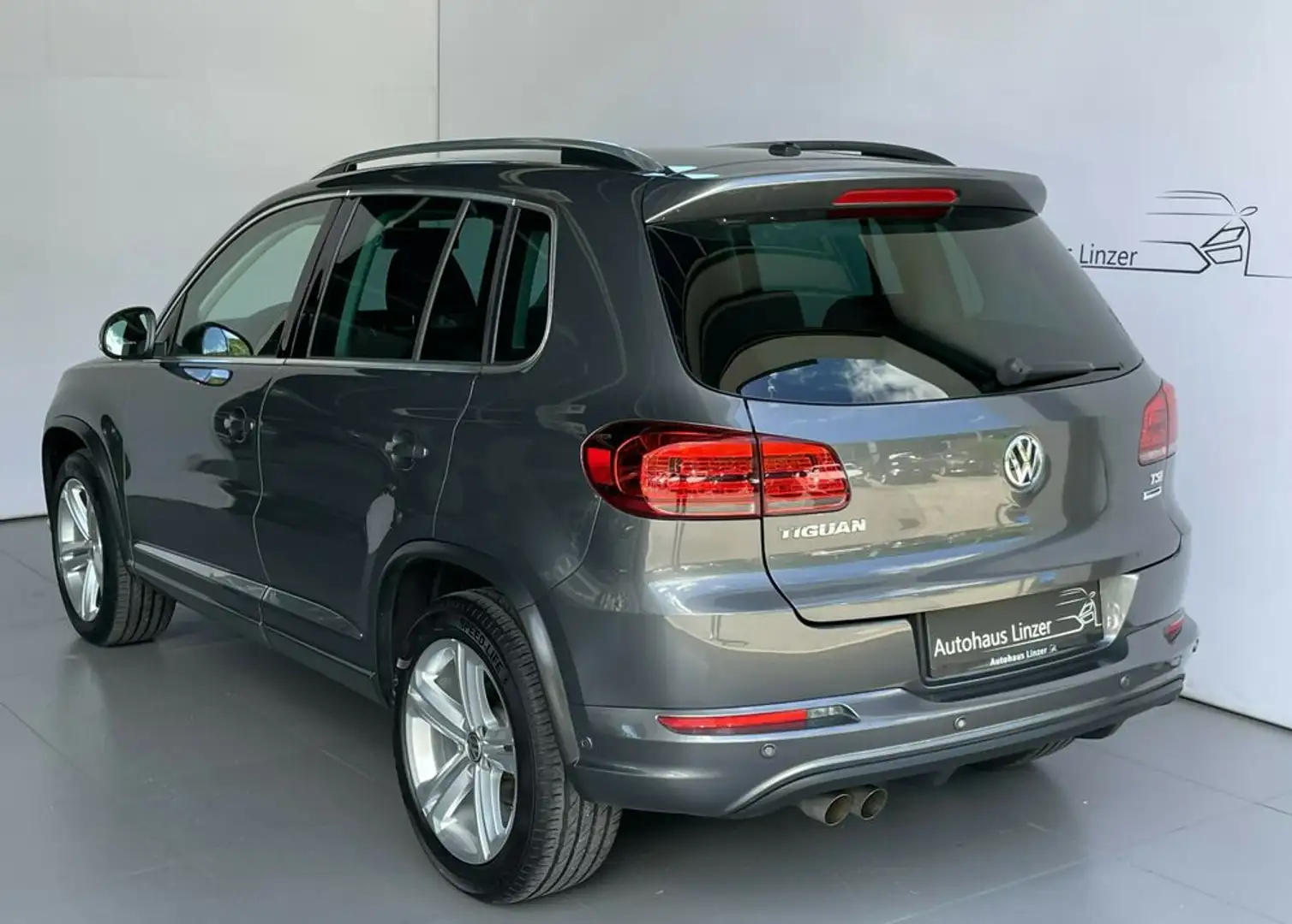 Volkswagen Tiguan Sport *Bi-Xenon*SitzH*PDC*ParkAssist*KLIMA* Grau - 2