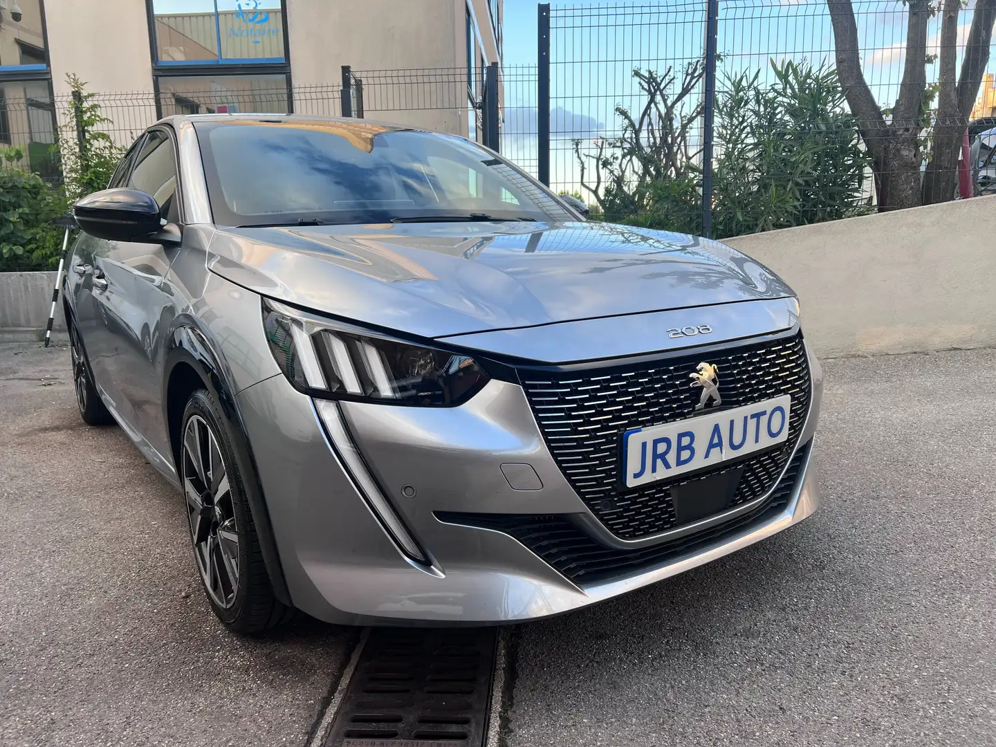 Peugeot 208 208 PureTech 100 S Gris - 1