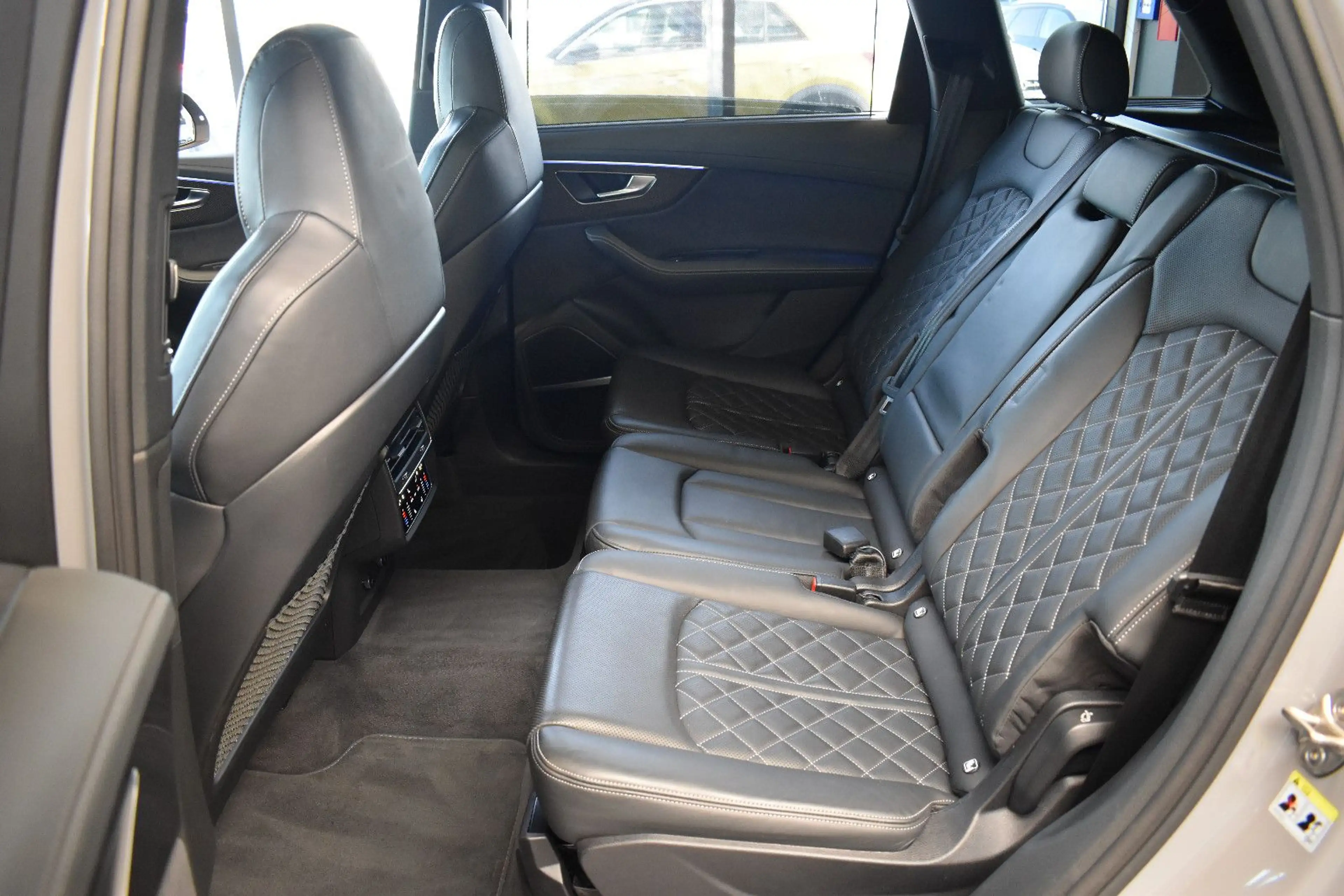 Audi SQ7 4.0TFSI Quattro Compet.Plus Laser~Soft~22" — photo 11