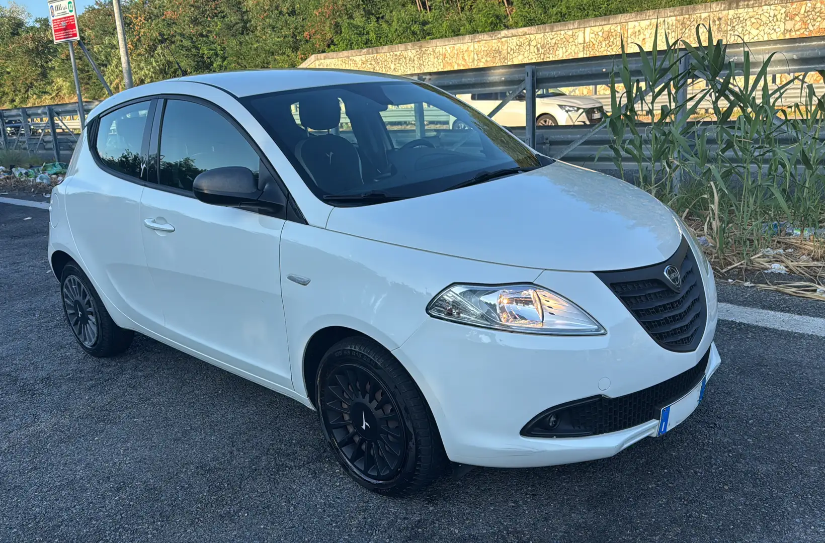 Lancia Ypsilon 1.2 8v Elefantino c/clima ecochic Gpl 69cv - 2