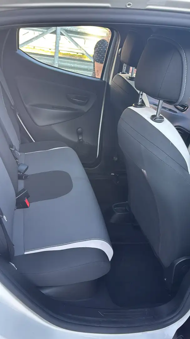 Lancia Ypsilon 1.2 8v Elefantino c/clima ecochic Gpl 69cv - 1