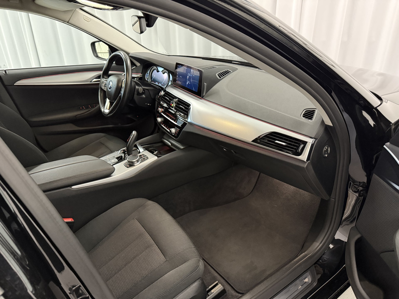 BMW 520 d — photo 8