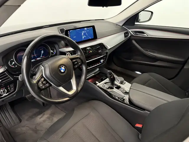 BMW 5 Series view 7