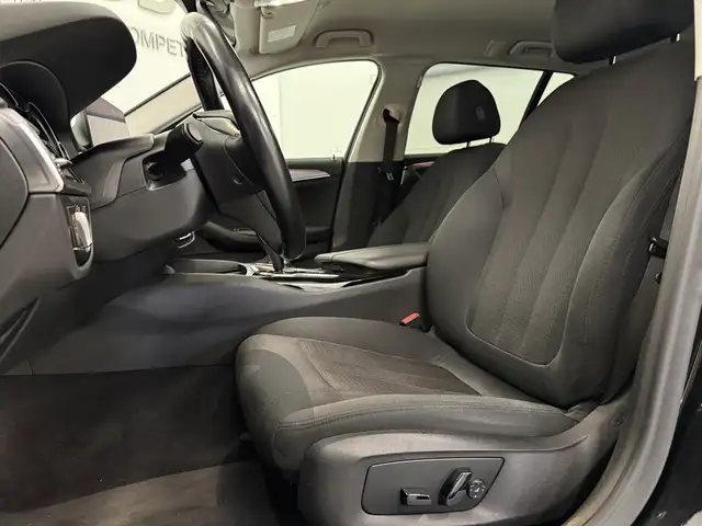 BMW 5 Series view 13