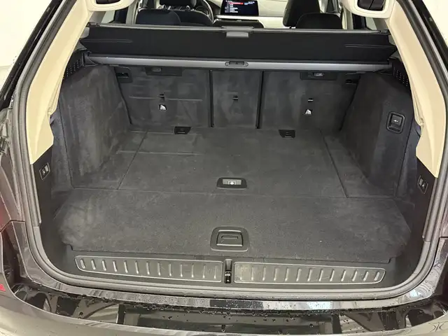 BMW 5 Series view 15