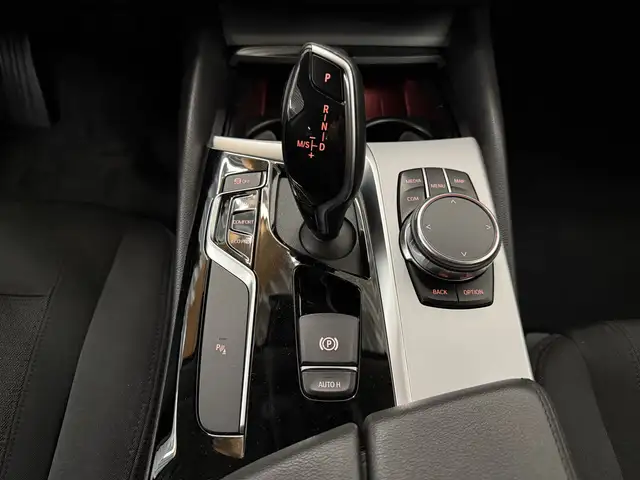 BMW 5 Series view 12