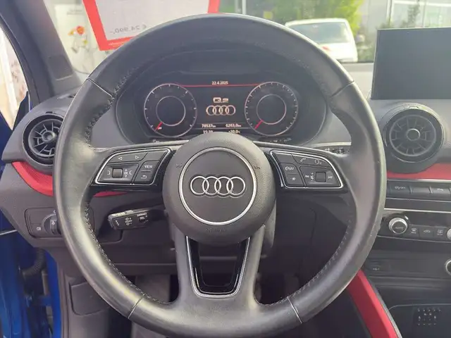 Audi Q2 view 13
