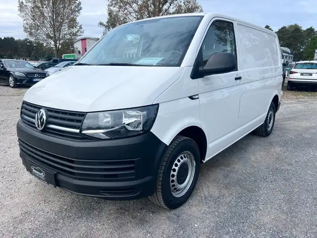Volkswagen Transporter view 3