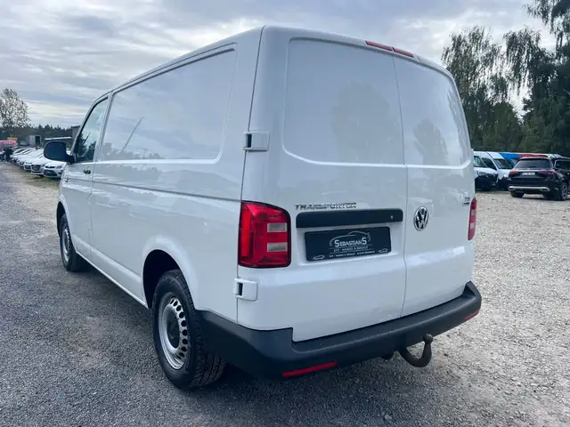 Volkswagen Transporter view 6