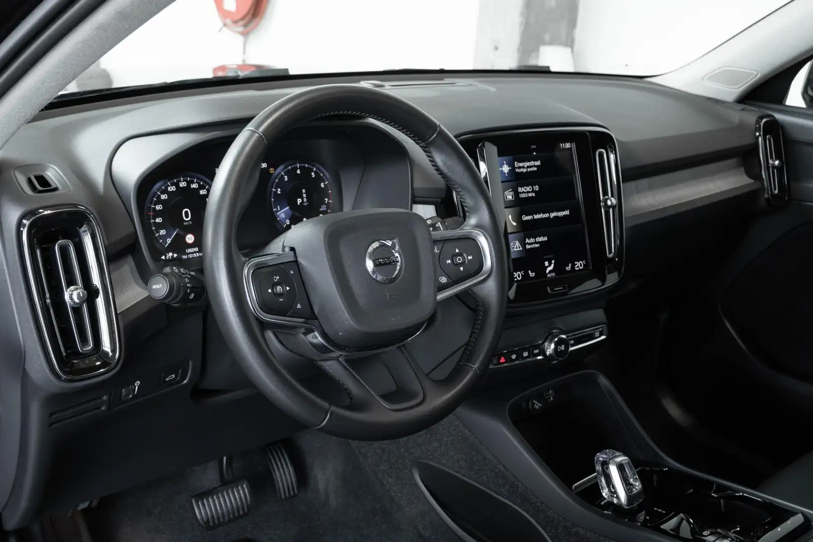 Volvo XC40 B4 Automaat Inscription | Verwarmbare voorstoelen Schwarz - 2