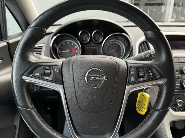 Opel Astra view 11