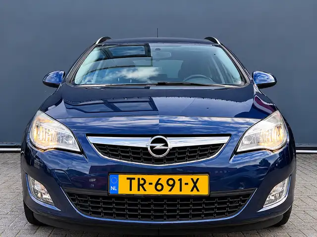 Opel Astra view 23
