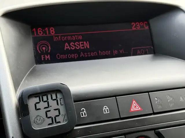 Opel Astra view 16