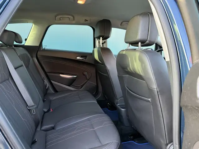 Opel Astra view 28