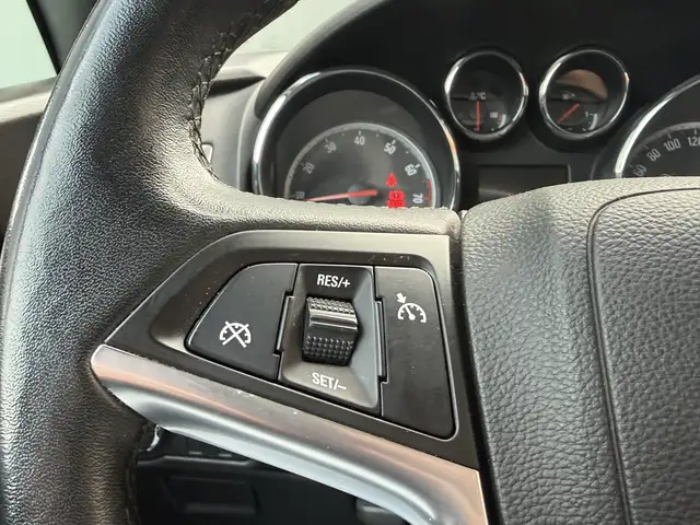 Opel Astra view 10