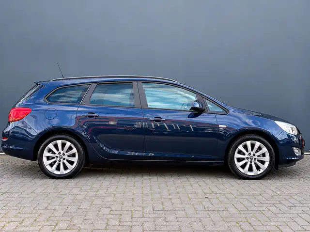 Opel Astra view 26