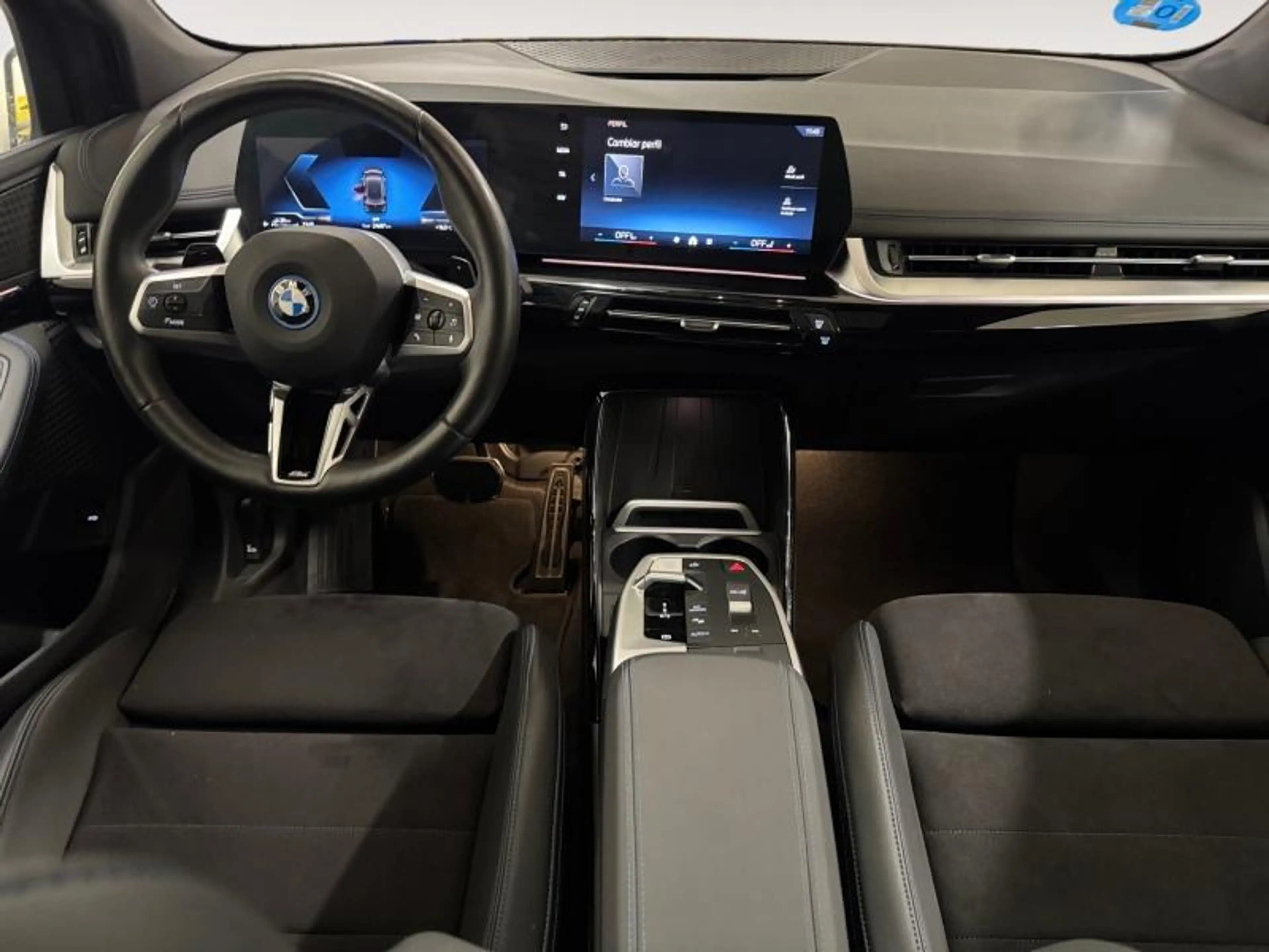 BMW 230 xDrive Active Tourer — photo 6