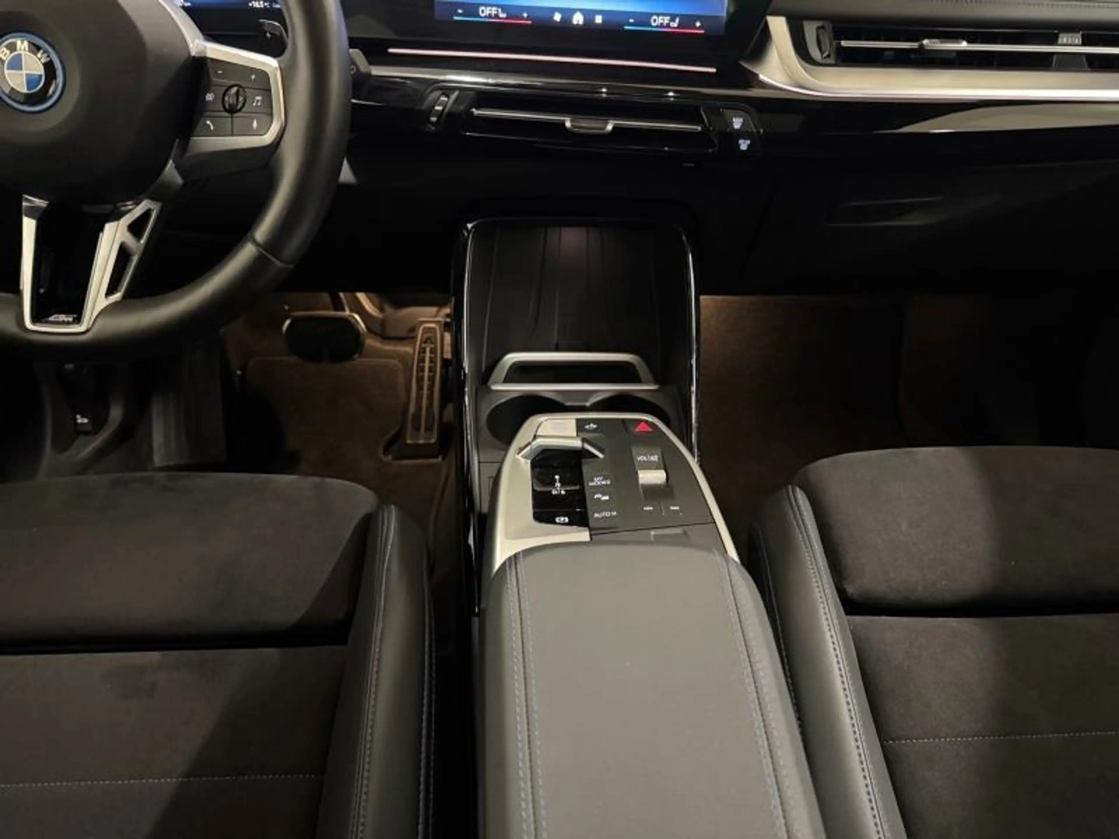 BMW 230 xDrive Active Tourer — photo 9