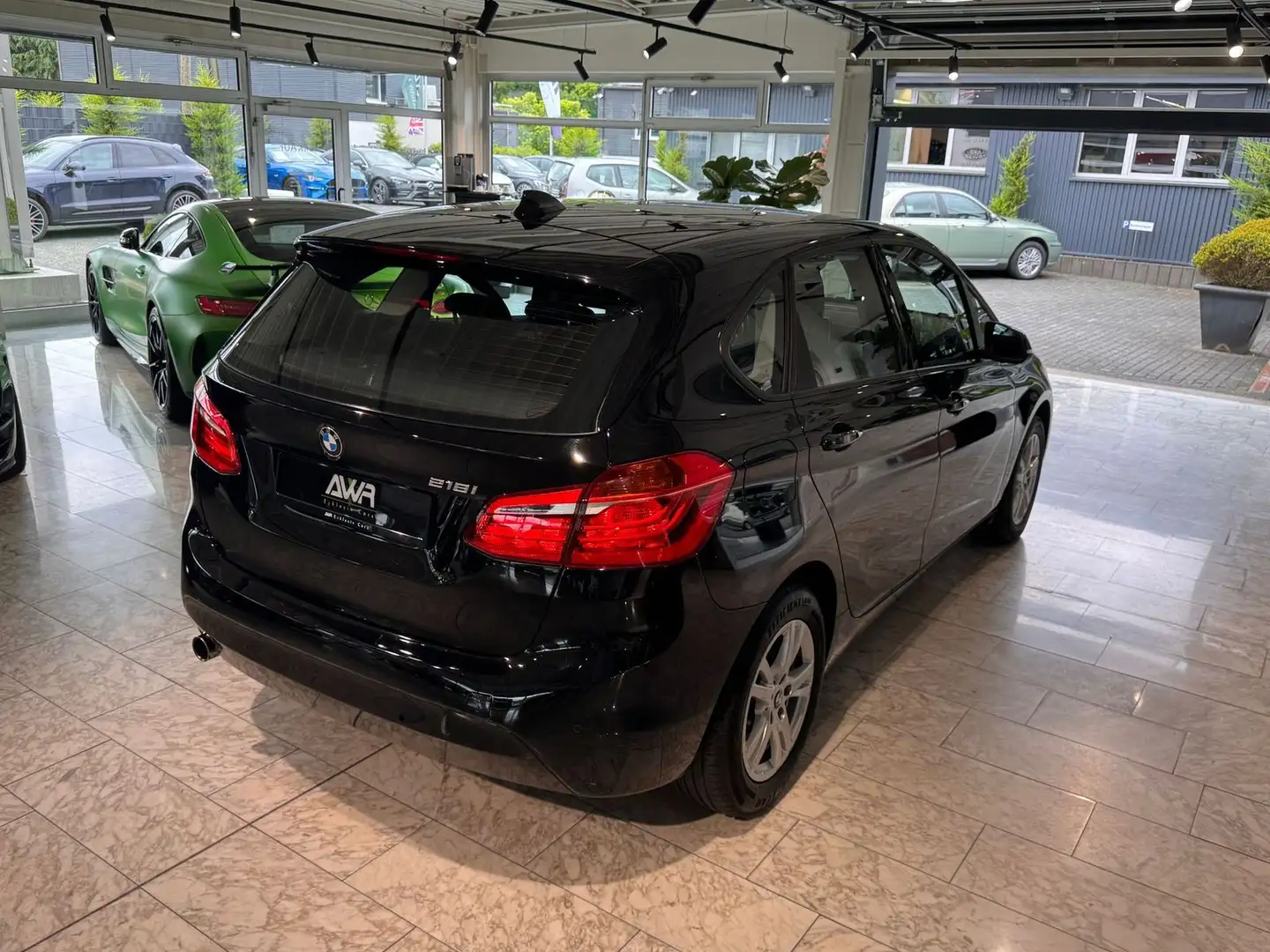 BMW 218 AUTOMATIK*SITZHEIZUNG* Zwart - 2