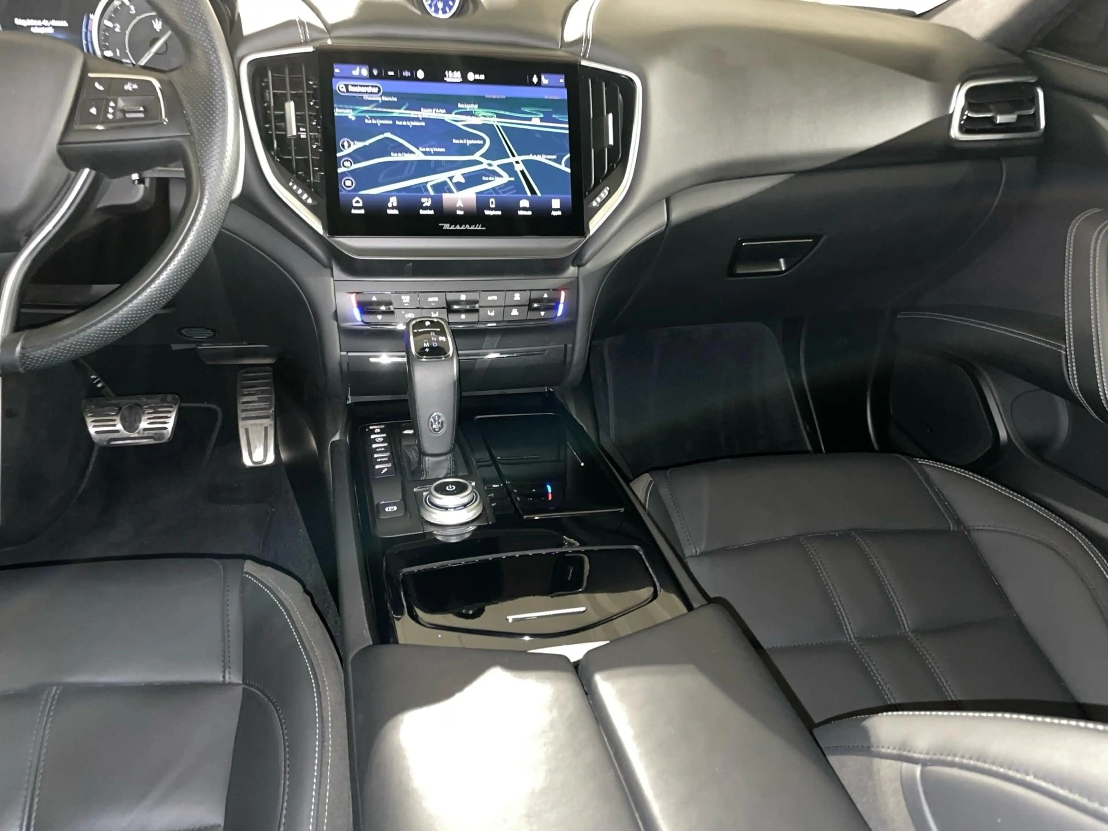 Maserati Ghibli 3.0 V6 Modena S Aut. 4x4 — photo 9