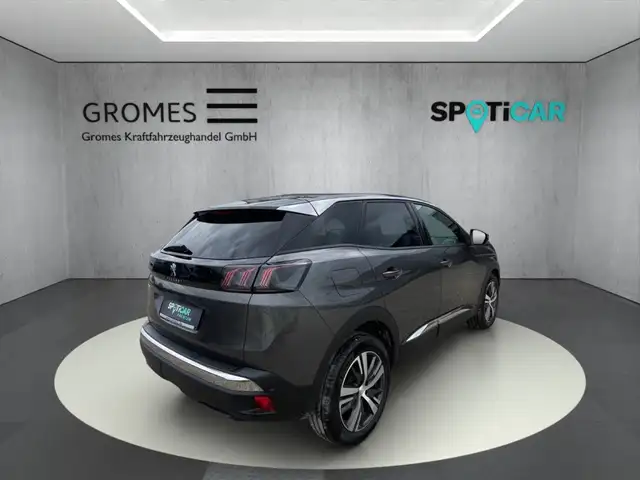Peugeot 3008 view 3