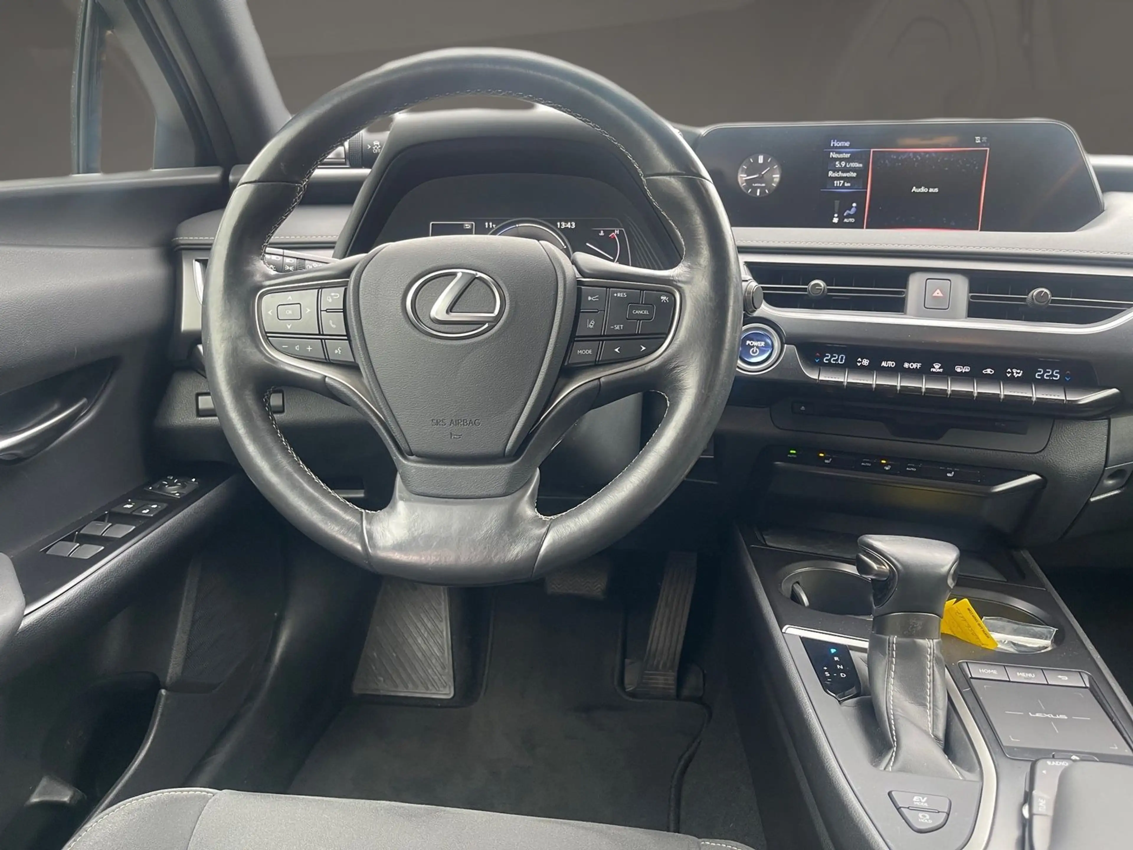 Lexus UX 250h Sitzheizung Lenkradheizung Kamera PDC — photo 10