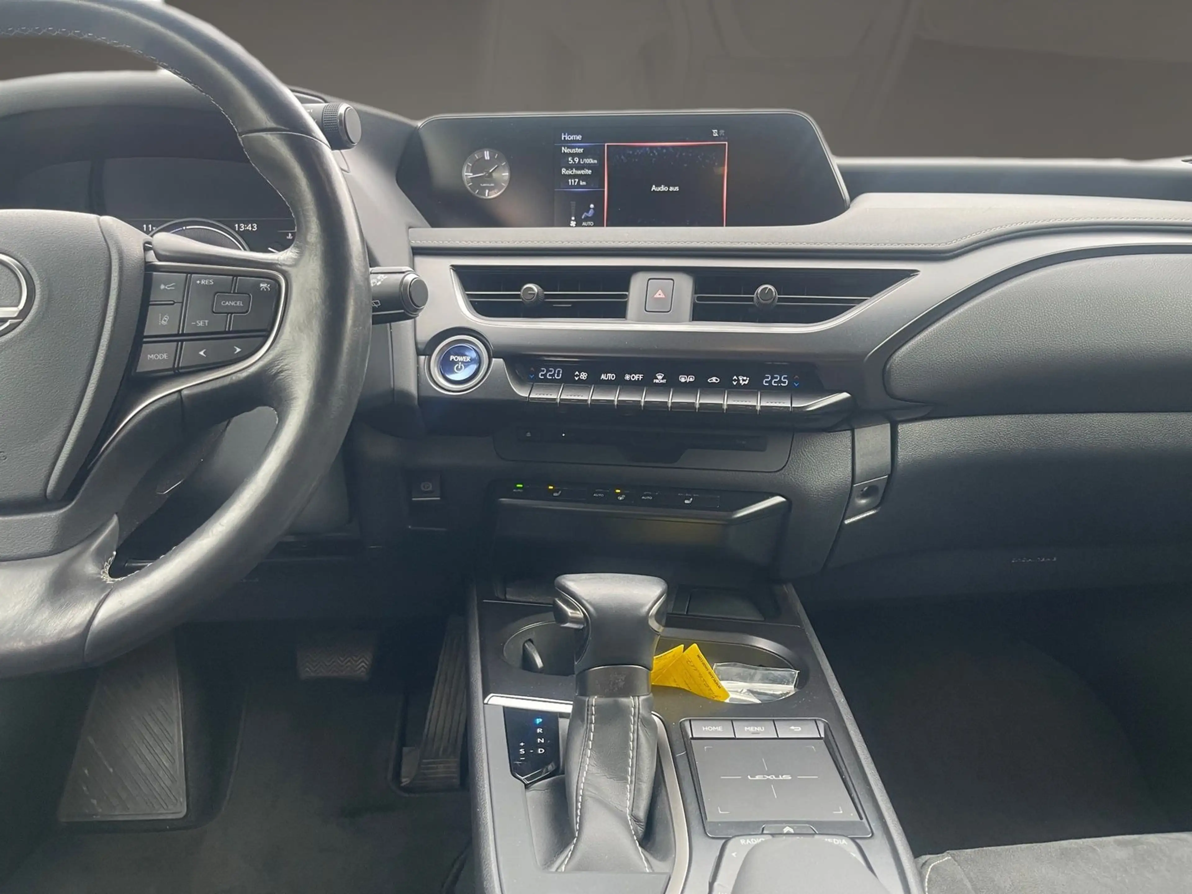 Lexus UX 250h Sitzheizung Lenkradheizung Kamera PDC — photo 12