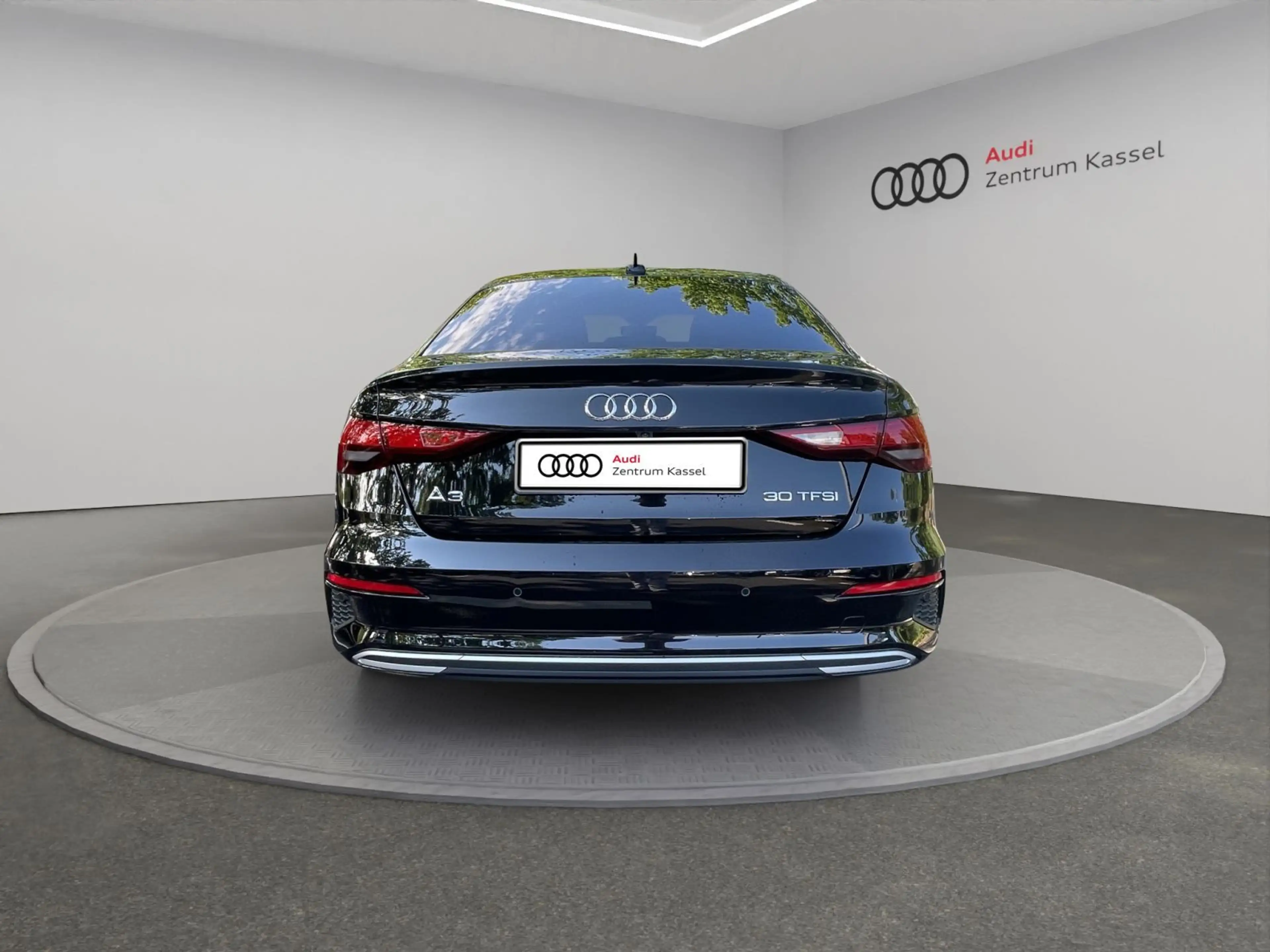 Audi A3 A3 Lim. 30 TFSI LED Kamera Carplay Sitzheizung — photo 5