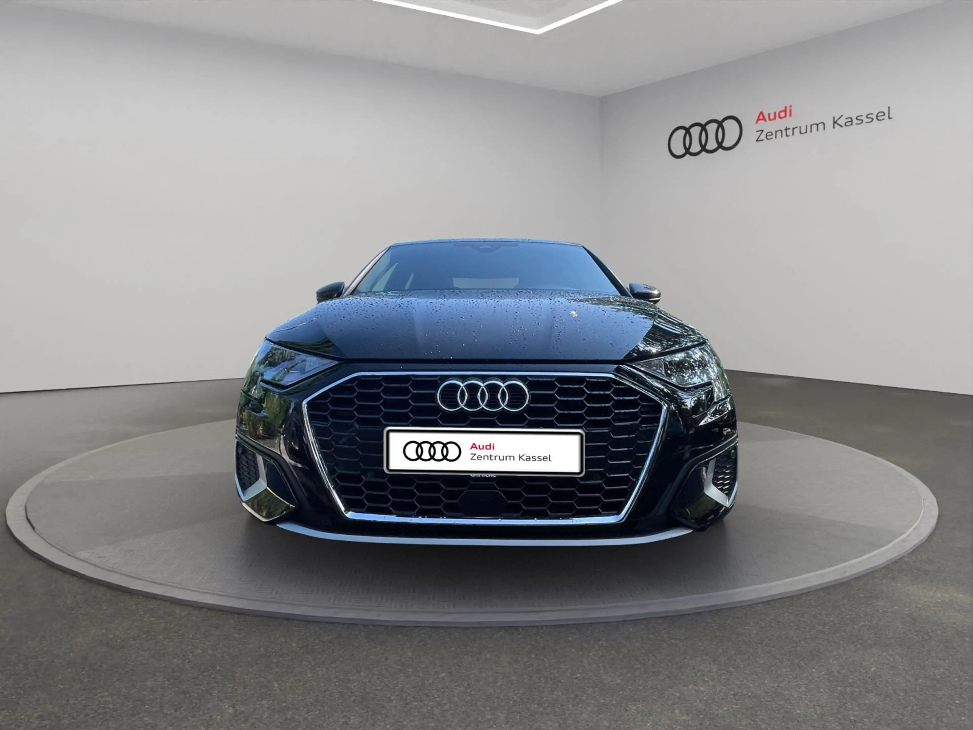 Audi A3 A3 Lim. 30 TFSI LED Kamera Carplay Sitzheizung — photo 9