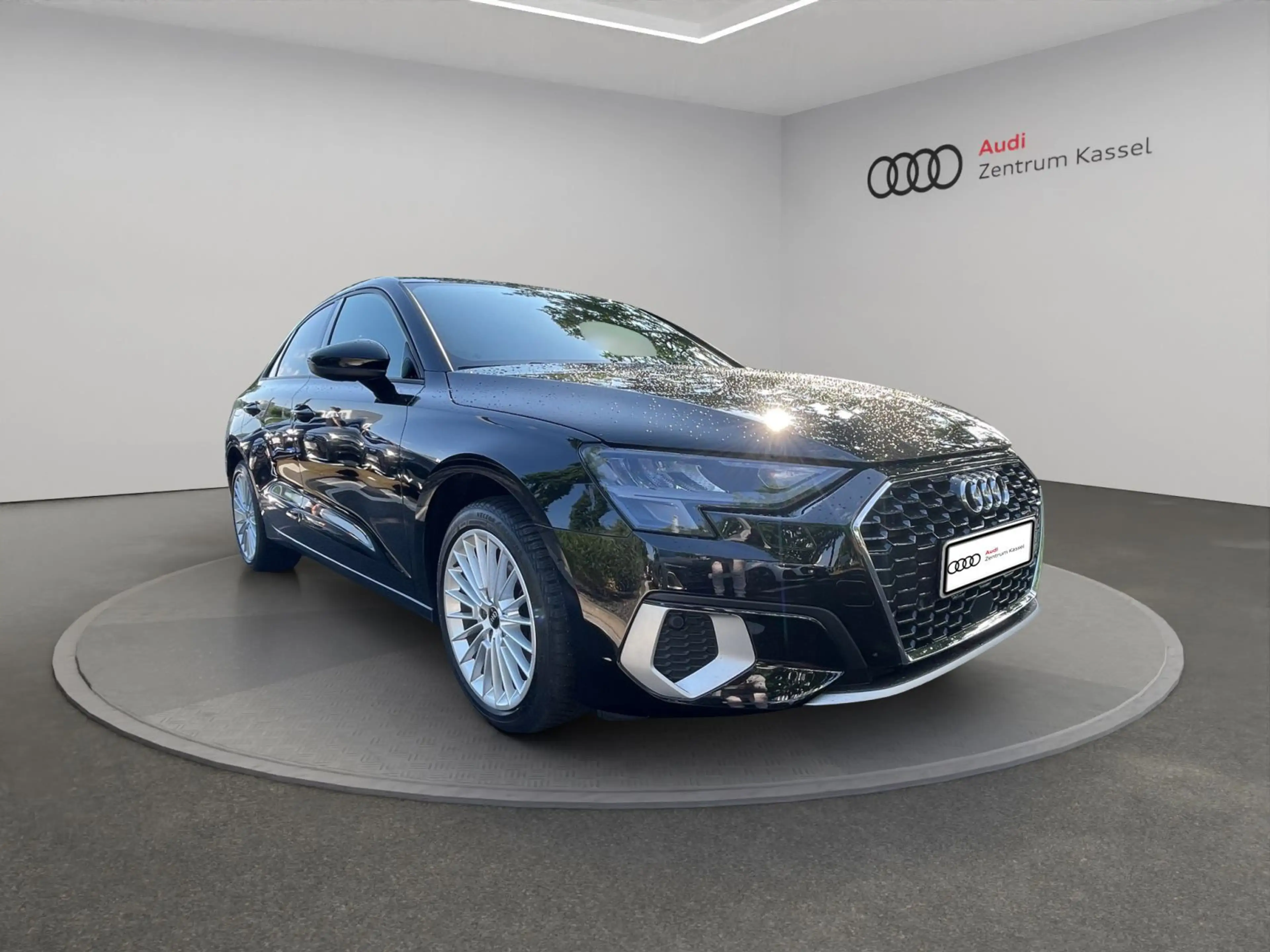 Audi A3 A3 Lim. 30 TFSI LED Kamera Carplay Sitzheizung — photo 8