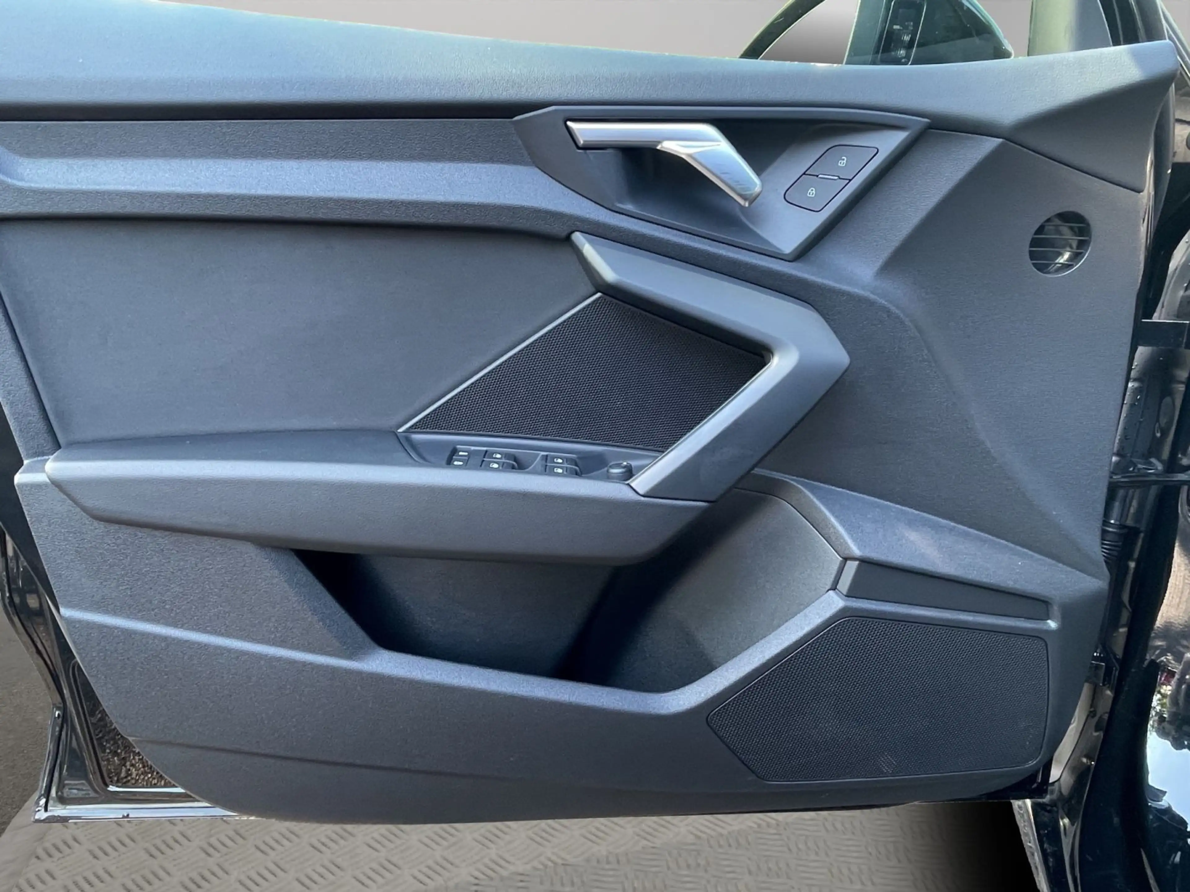 Audi A3 A3 Lim. 30 TFSI LED Kamera Carplay Sitzheizung — photo 15