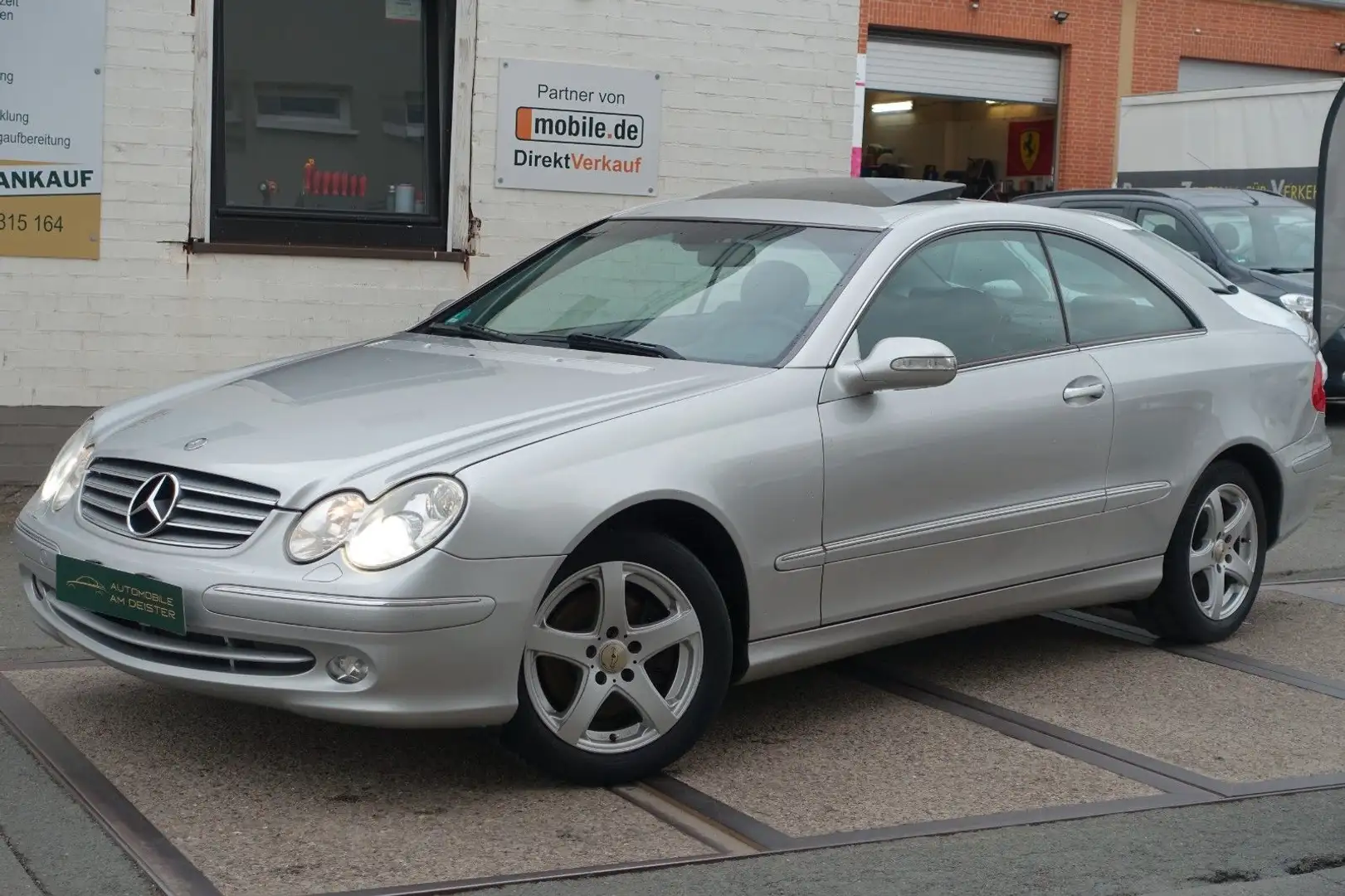 Mercedes-Benz CLK 320 Coupe*XENON*GSD*LEDER*SHZ*NAVI*TEMPOMAT* Silber - 2