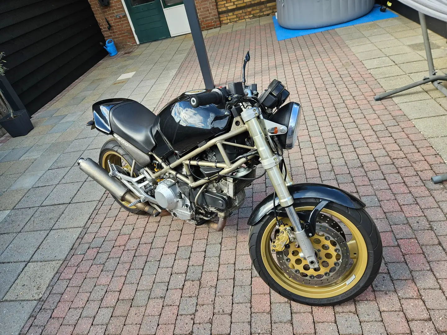 Ducati Monster 900 Zwart - 1