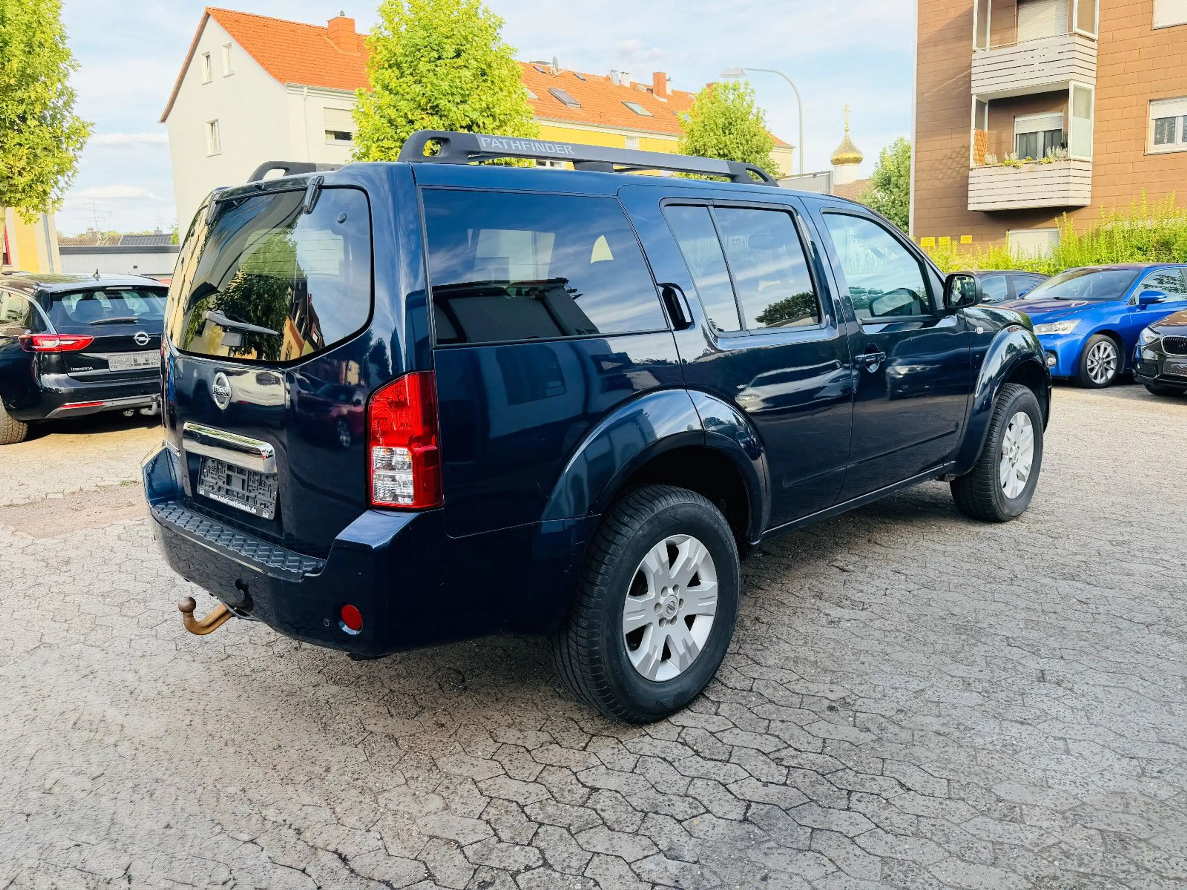 Nissan Pathfinder 2.5 dCi SE 4WD 7-Sitzer Klima PDC AHK — photo 6
