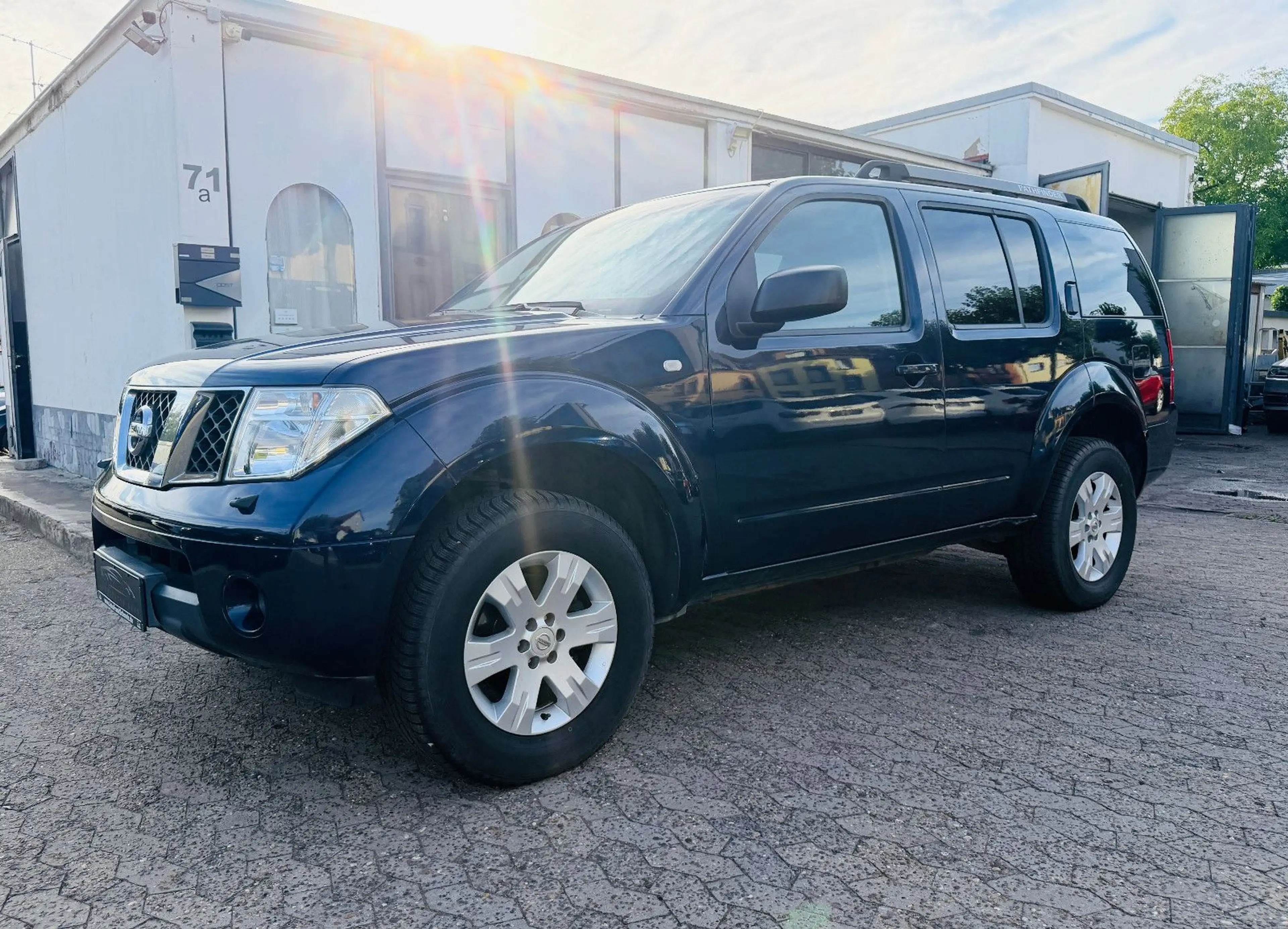 Nissan Pathfinder 2.5 dCi SE 4WD 7-Sitzer Klima PDC AHK — photo 3
