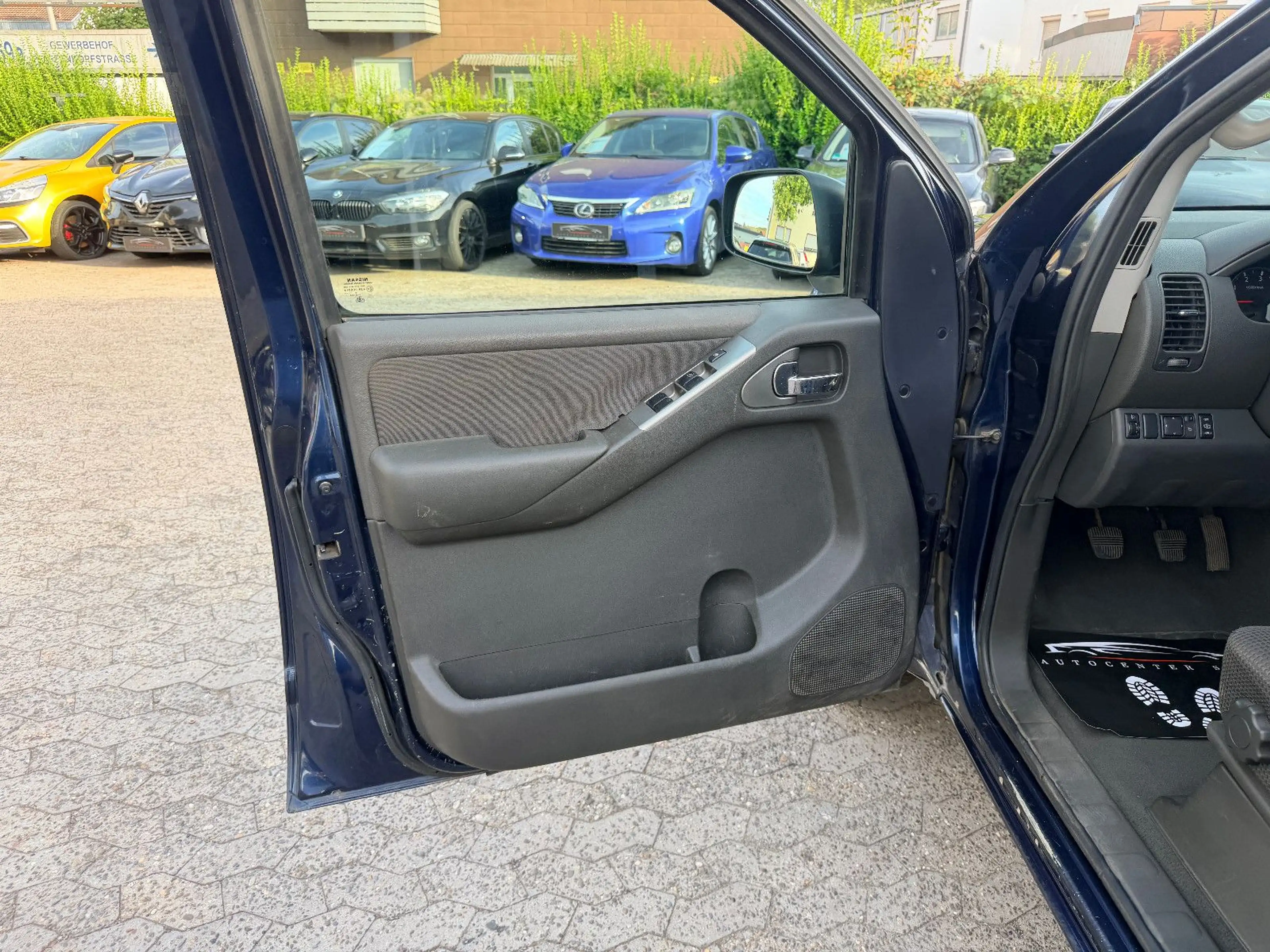Nissan Pathfinder 2.5 dCi SE 4WD 7-Sitzer Klima PDC AHK — photo 10