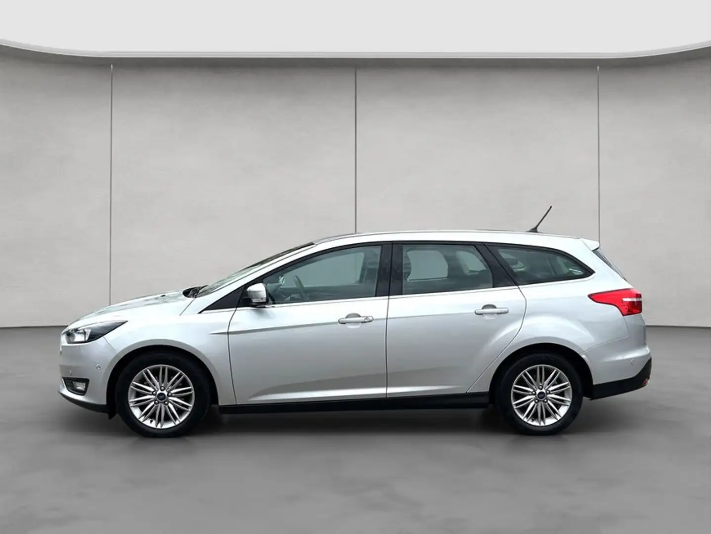 Ford Focus Turnier 1.0 EcoBoost Aut. Zilver - 2