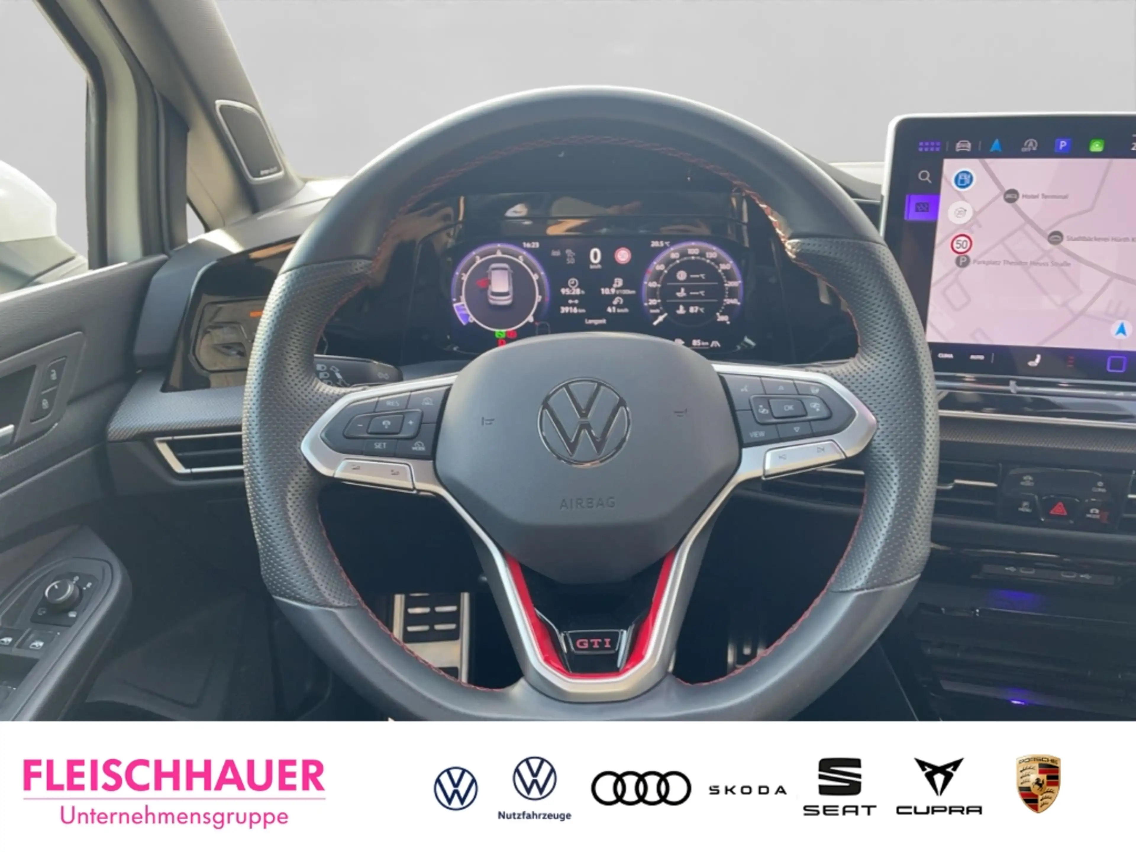 Volkswagen Golf GTI Pano AreaView DCC Matrix Harman Kardon Headup SHZ — photo 14
