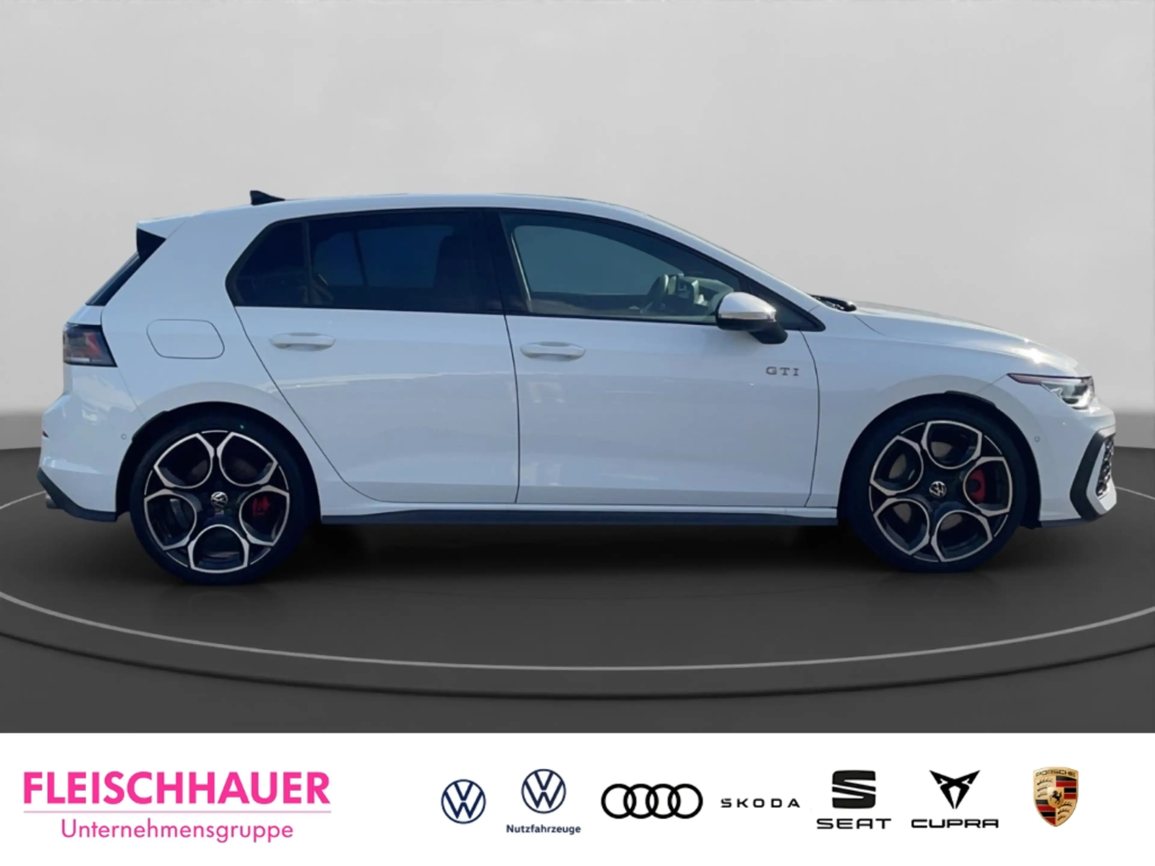 Volkswagen Golf GTI Pano AreaView DCC Matrix Harman Kardon Headup SHZ — photo 8