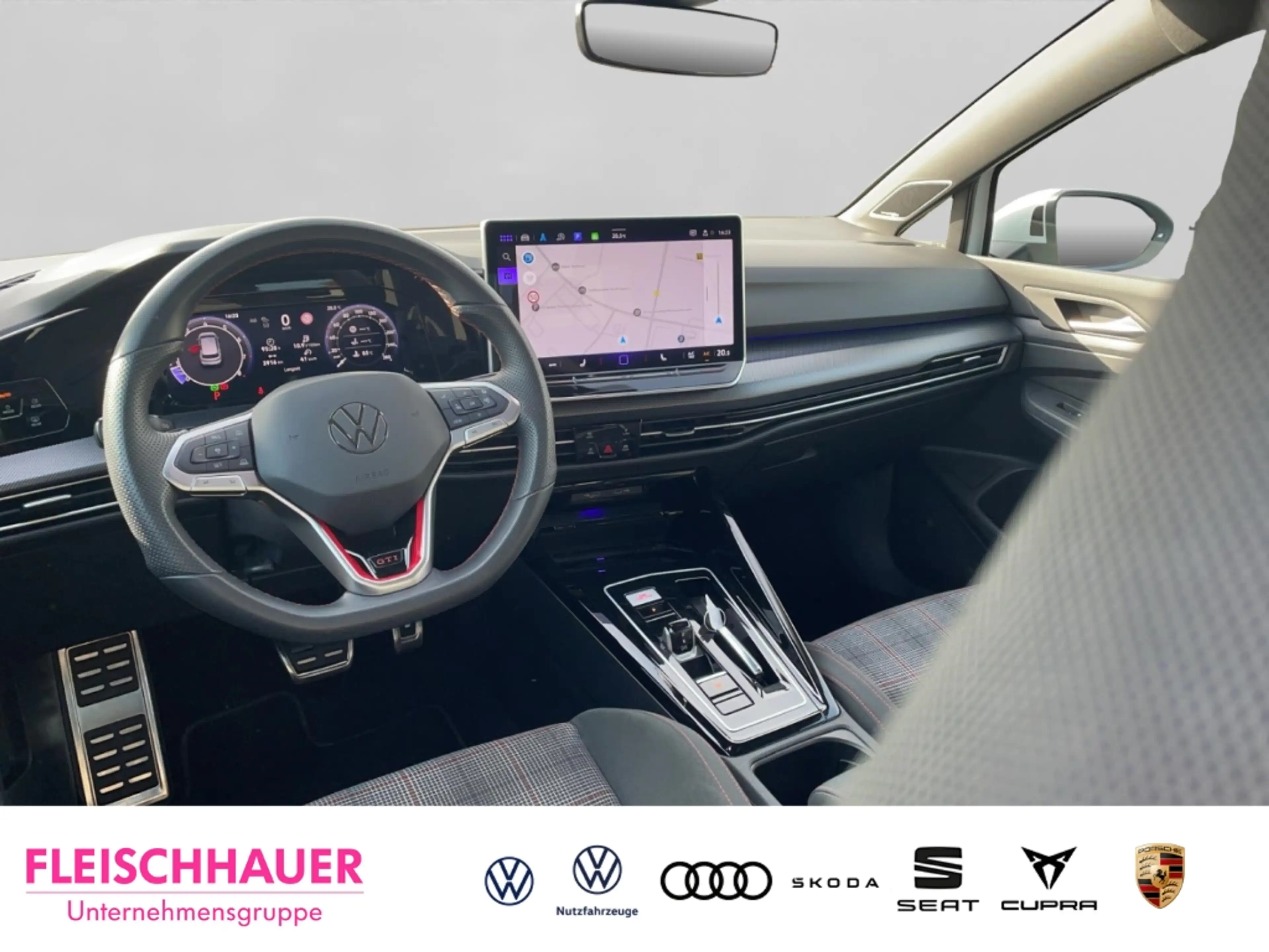 Volkswagen Golf GTI Pano AreaView DCC Matrix Harman Kardon Headup SHZ — photo 13
