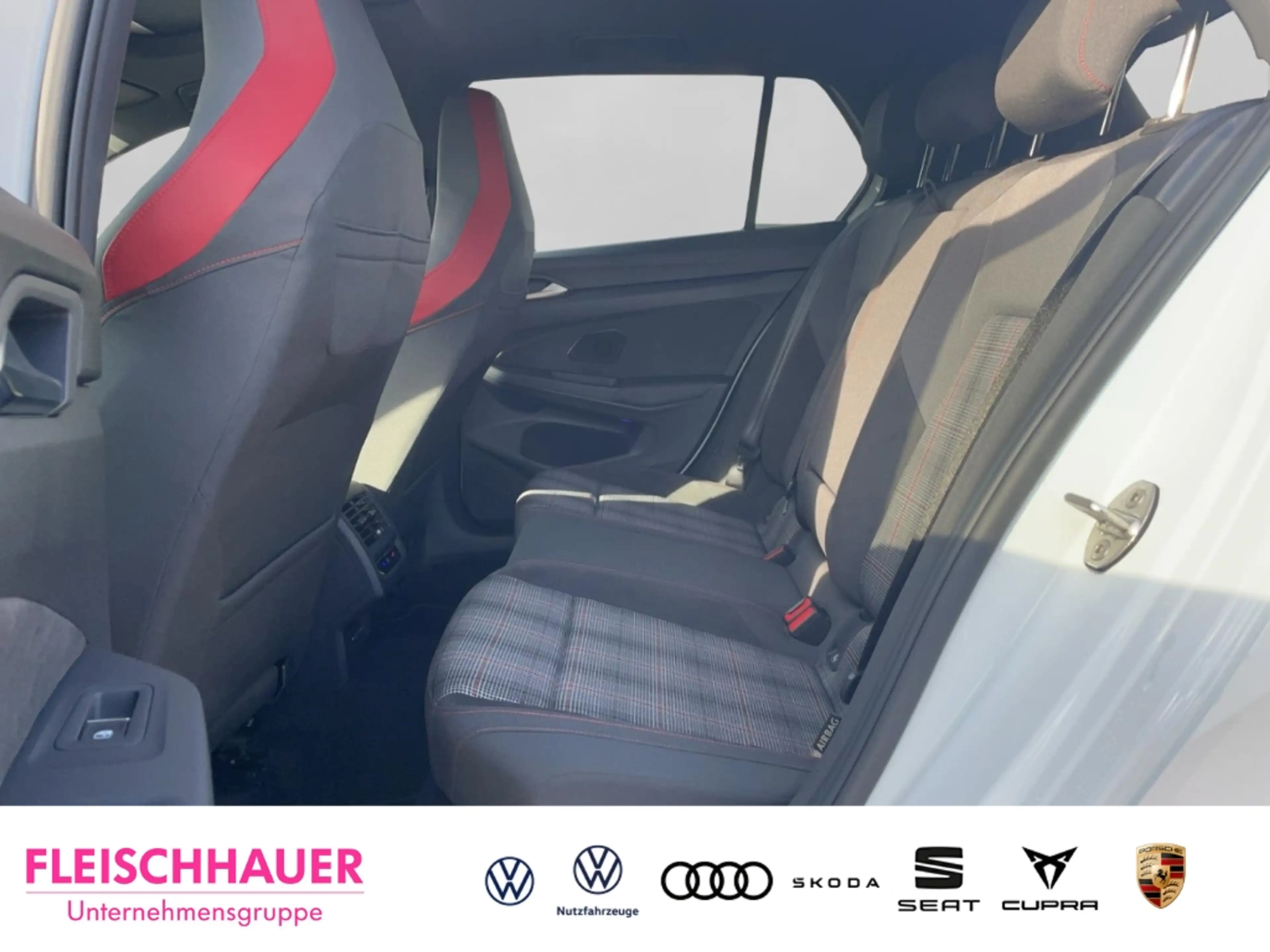 Volkswagen Golf GTI Pano AreaView DCC Matrix Harman Kardon Headup SHZ — photo 12