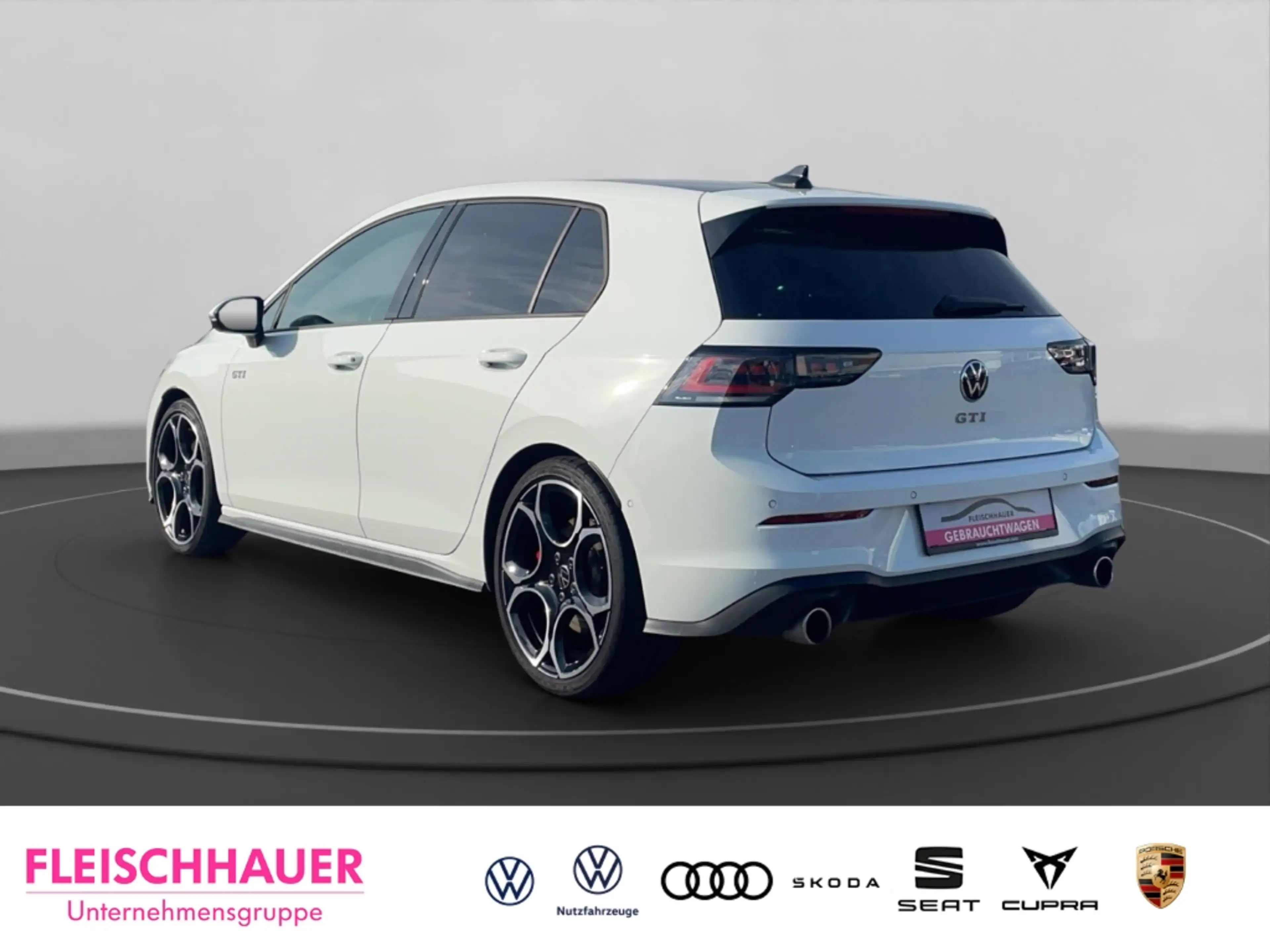 Volkswagen Golf GTI Pano AreaView DCC Matrix Harman Kardon Headup SHZ — photo 5