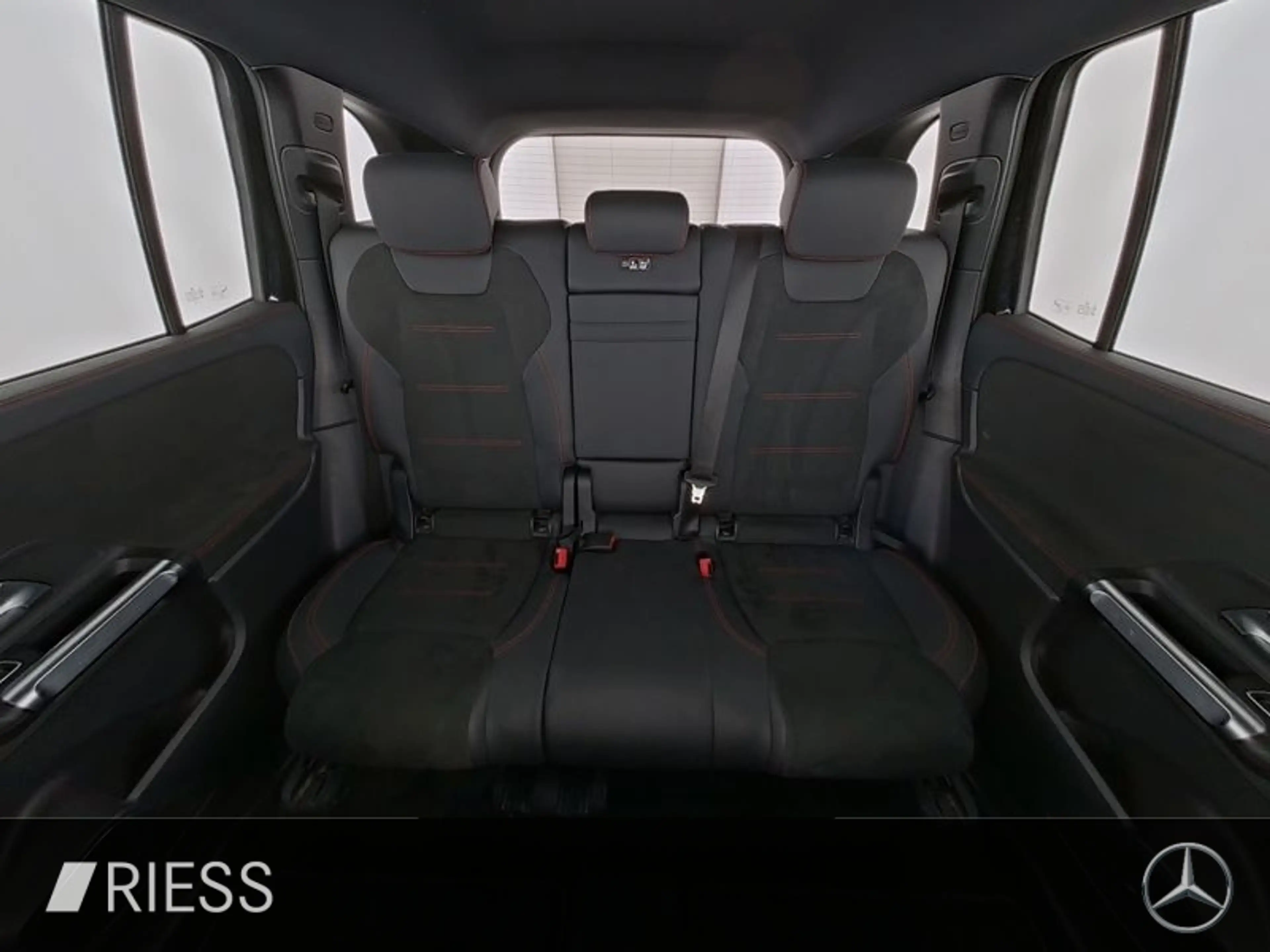 Mercedes-Benz EQB 350 4MATIC 360 AHK AUT HUD Kam. KeyLess LED — photo 8