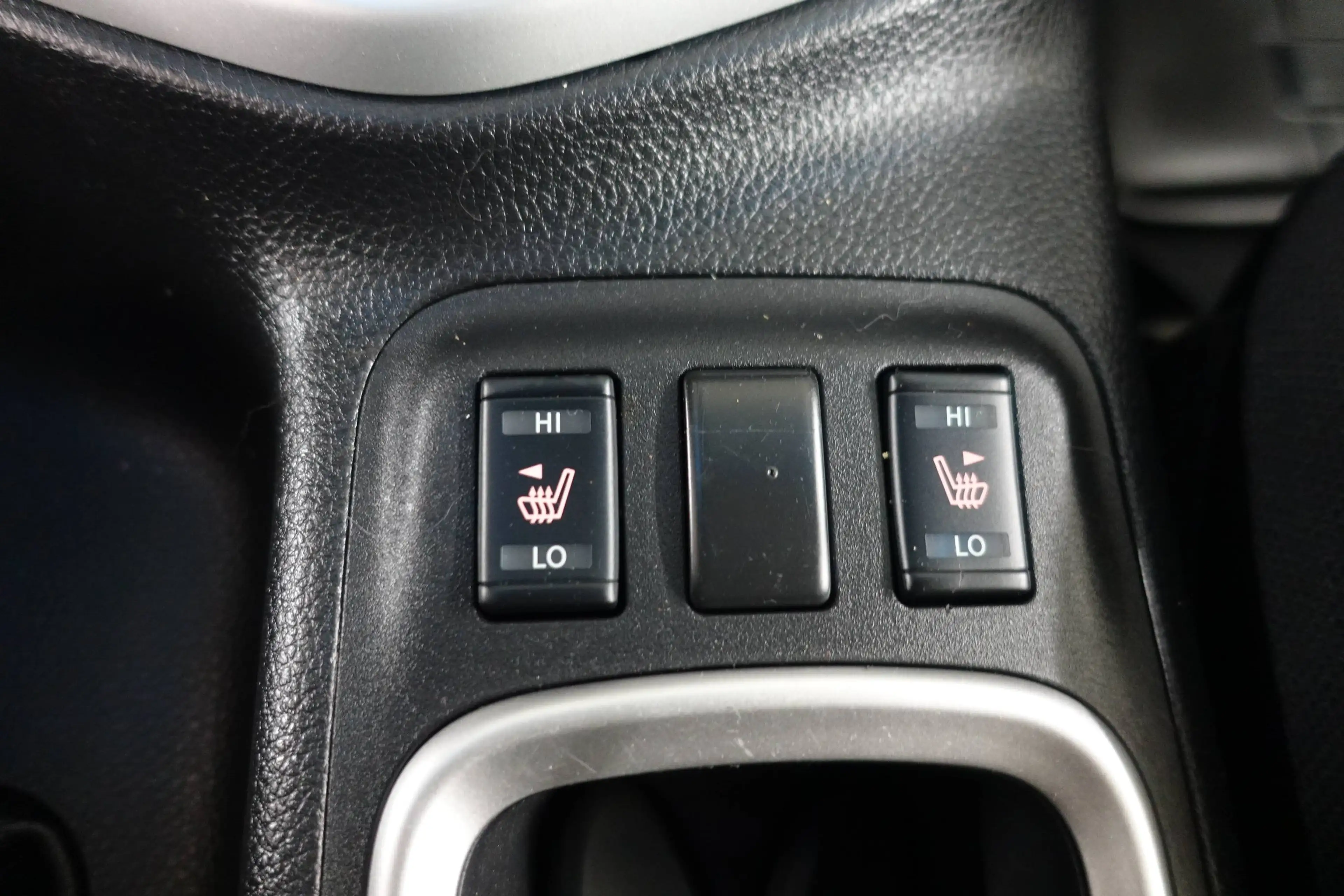 Nissan Navara 4x4 Double Cab 2.3 dCi Accenta — photo 11