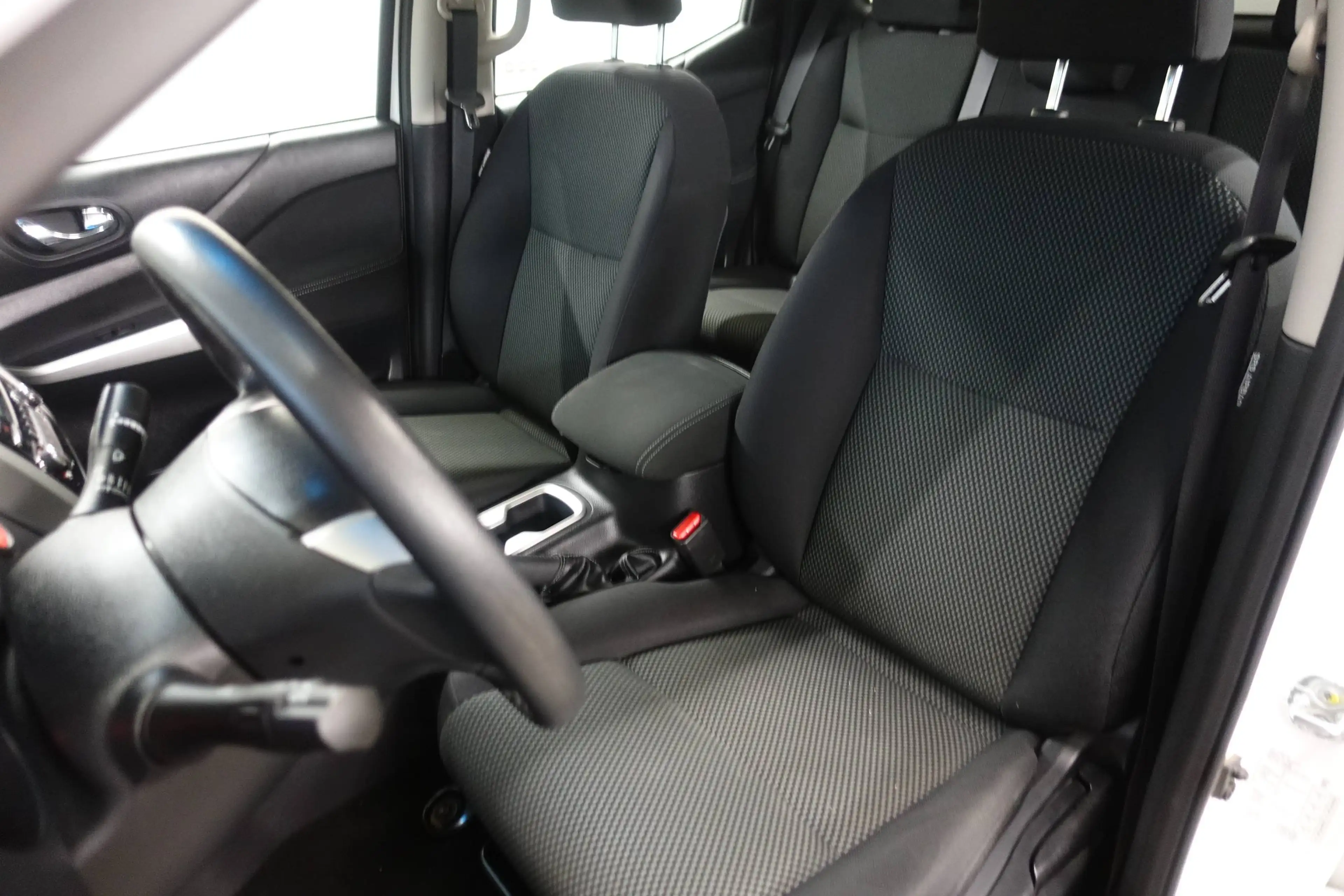 Nissan Navara 4x4 Double Cab 2.3 dCi Accenta — photo 6
